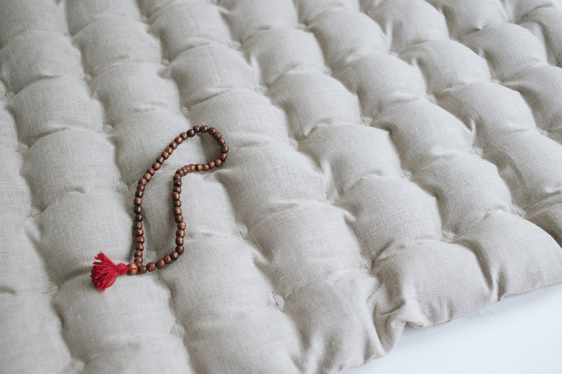 Linen Floor cushion with Buckwheat hulls Meditation zabuton/ for Yoga studio/ Massage Orthopedic pillow