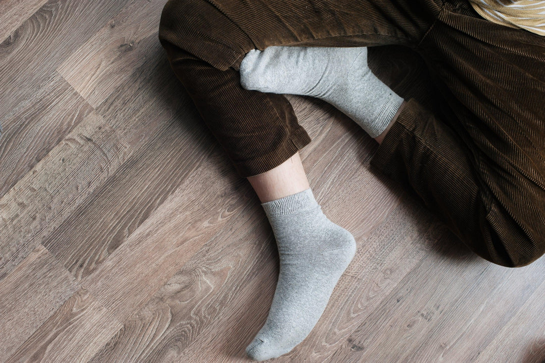 What are the key benefits of using hemp as a material for crafting socks and slippers?