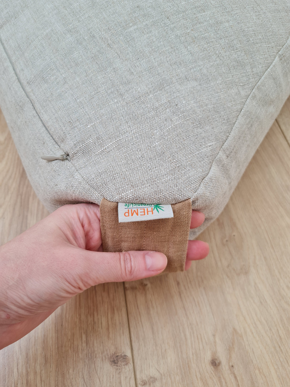 Triangular Linen floor cushion filled Buckwheat hulls /Organic Meditation cushion/ pillow seat/Meditation pillow for Yoga studio