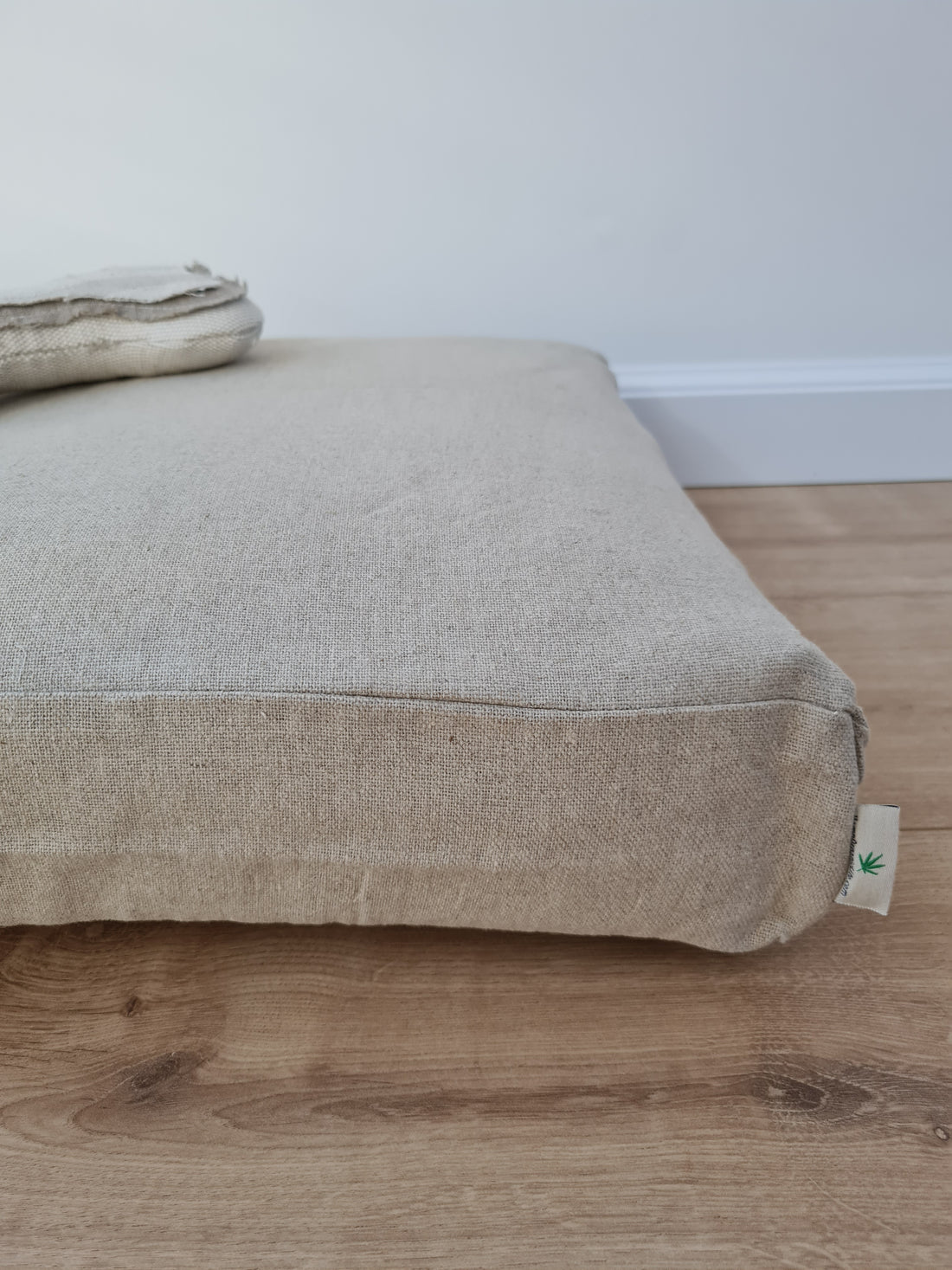 Natural Hemp Linen Pet Mat Pad Cushion with Removable non-dyed grey Linen Cover organic hemp fiber filler in non-dyed linen fabric