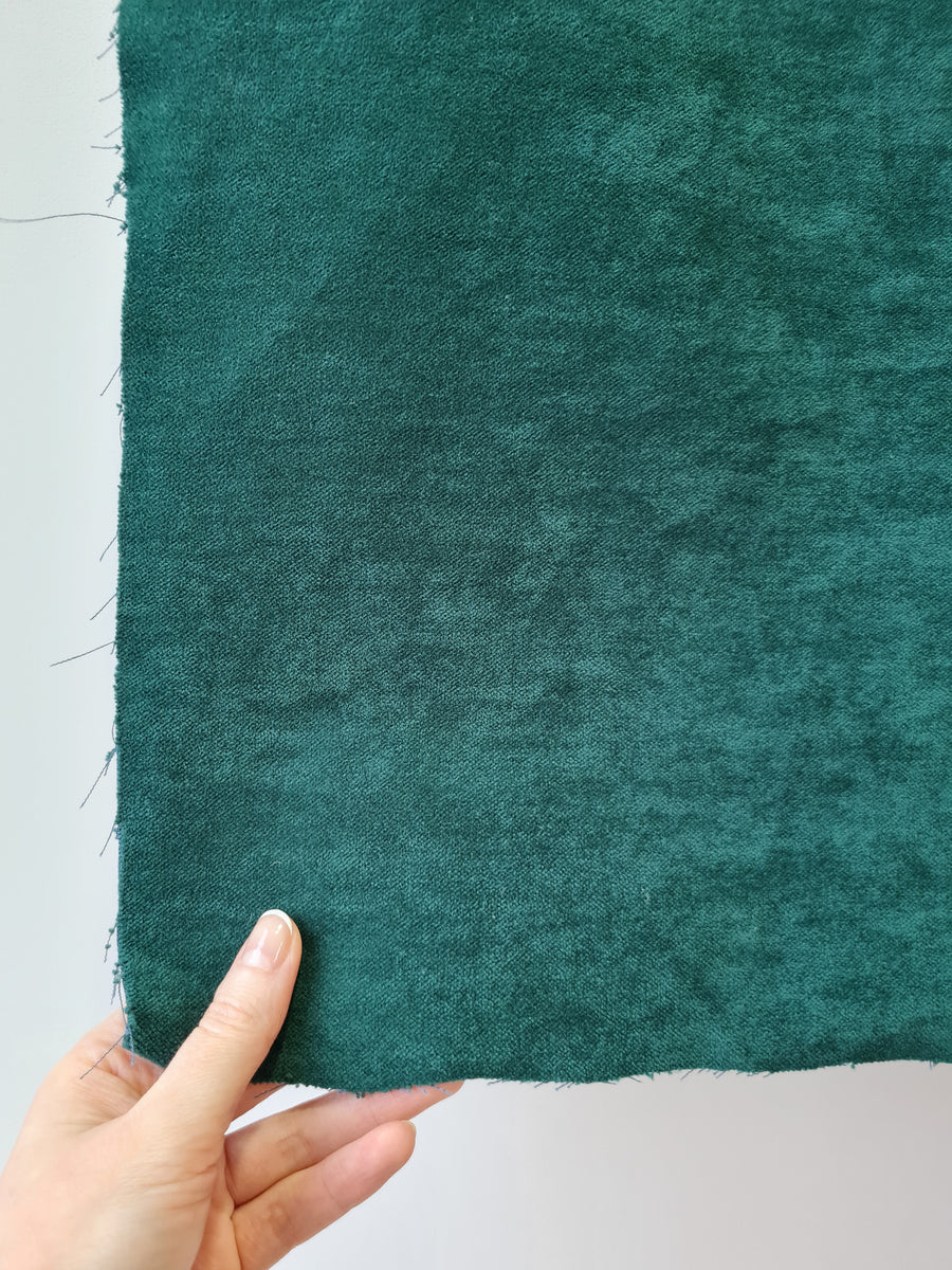 Special listing for Danielle Doucette one 32" round hemp bed and one 19"x30" (48x75 cm) 3" thick hemp Pet Mat with removable covers in green velvet