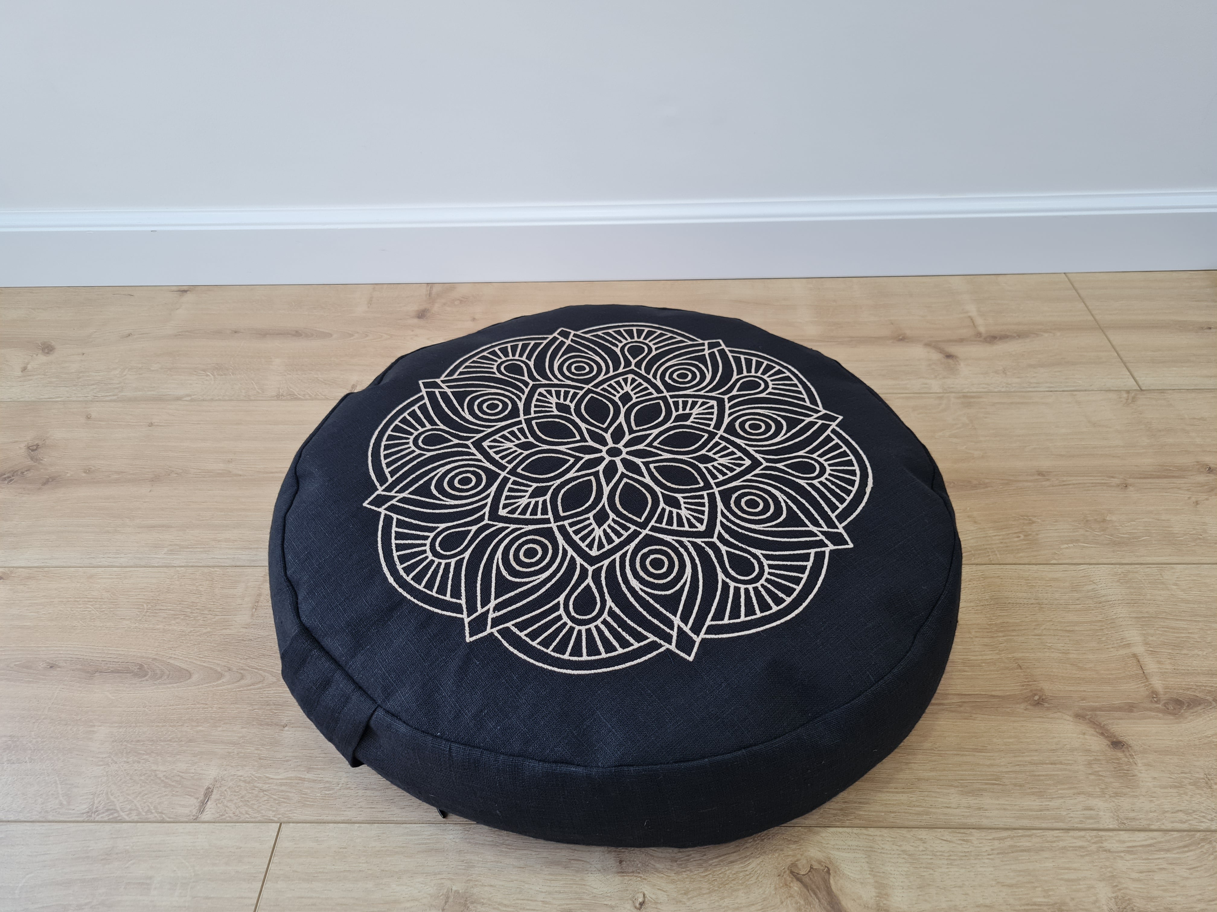 Embroidery Zafu Linen floor cushion with Buckwheat hulls /Organic Meditation cushion/ pillow seat/Meditation pillow for Yoga studio