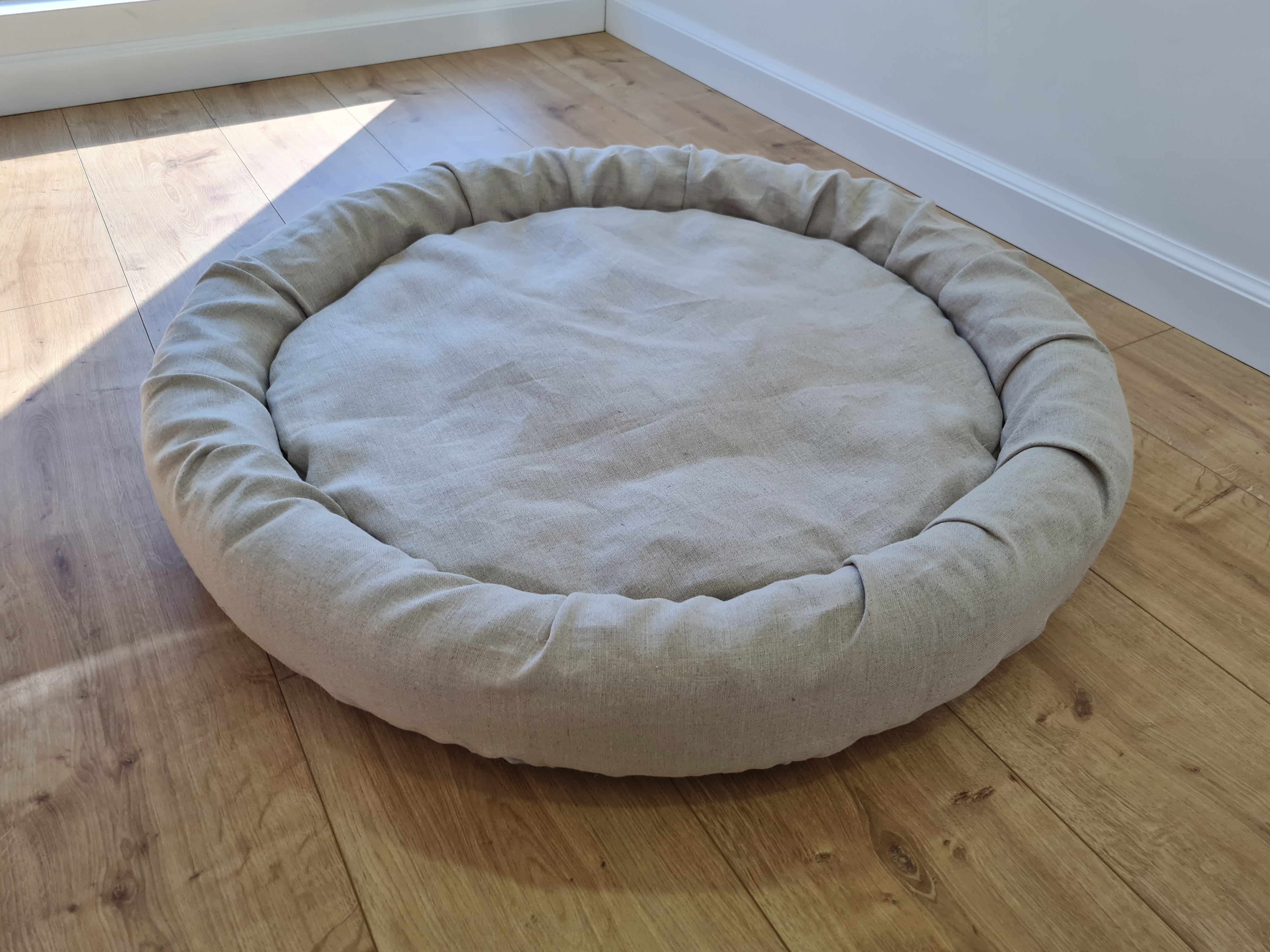 Low Round Hemp Linen Pet Bed Cot with Removable Washable Natural Non-dyed Linen Cover with thick cushion inside Filled Organic Hemp Fiber