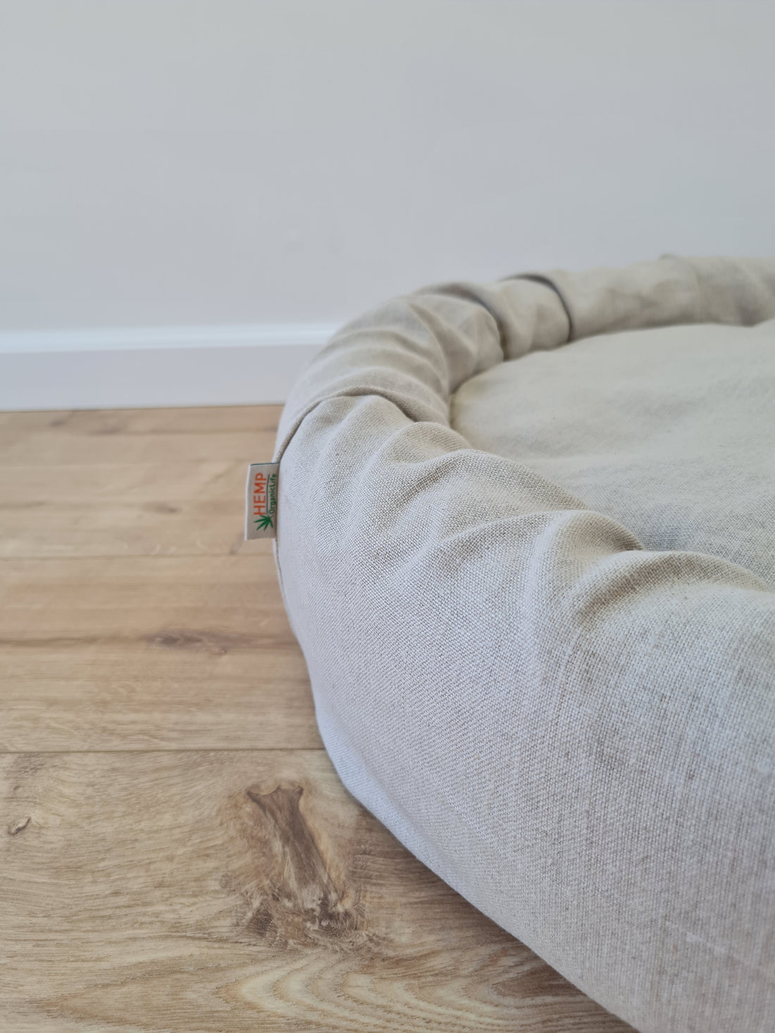 Low Round Hemp Linen Pet Bed Cot with Removable Washable Natural Non-dyed Linen Cover with thick cushion inside Filled Organic Hemp Fiber