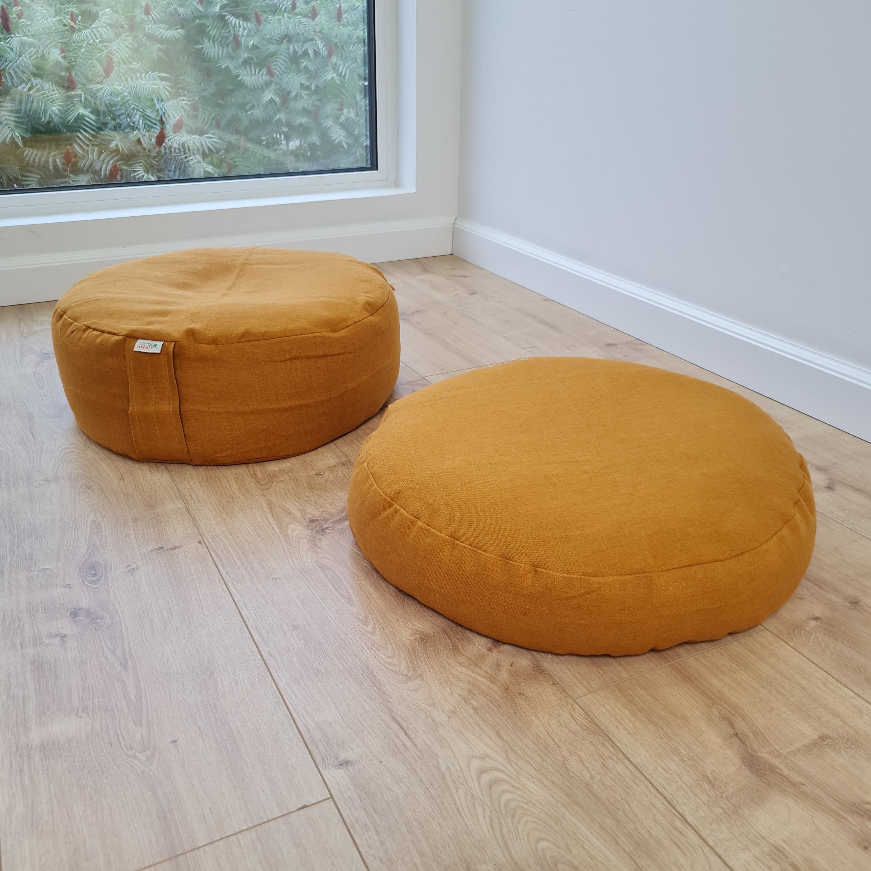 Zafu Linen floor cushion with Buckwheat hulls /Organic Meditation cushion/buckwheat