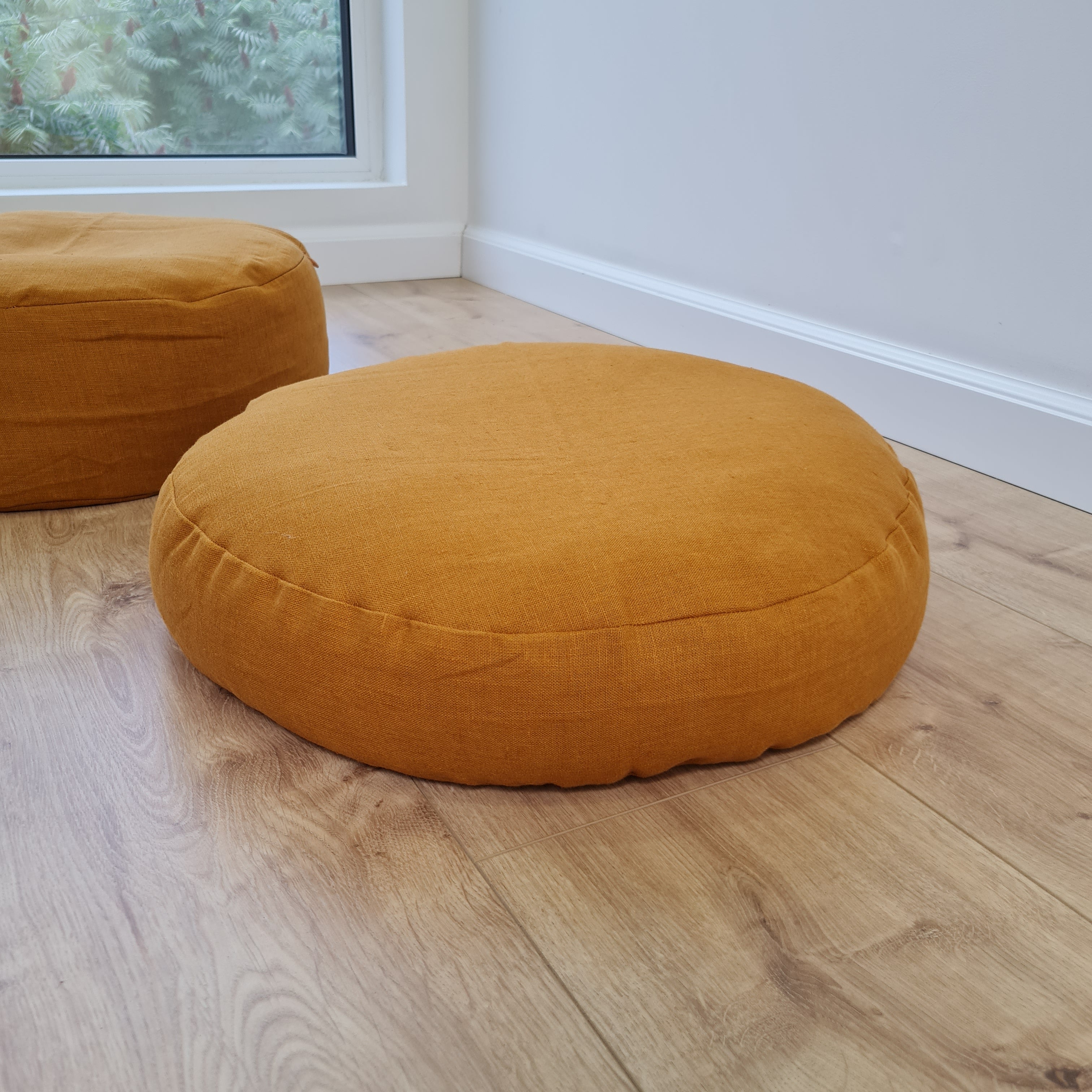 Zafu Linen floor cushion with Buckwheat hulls /Organic Meditation cushion/buckwheat