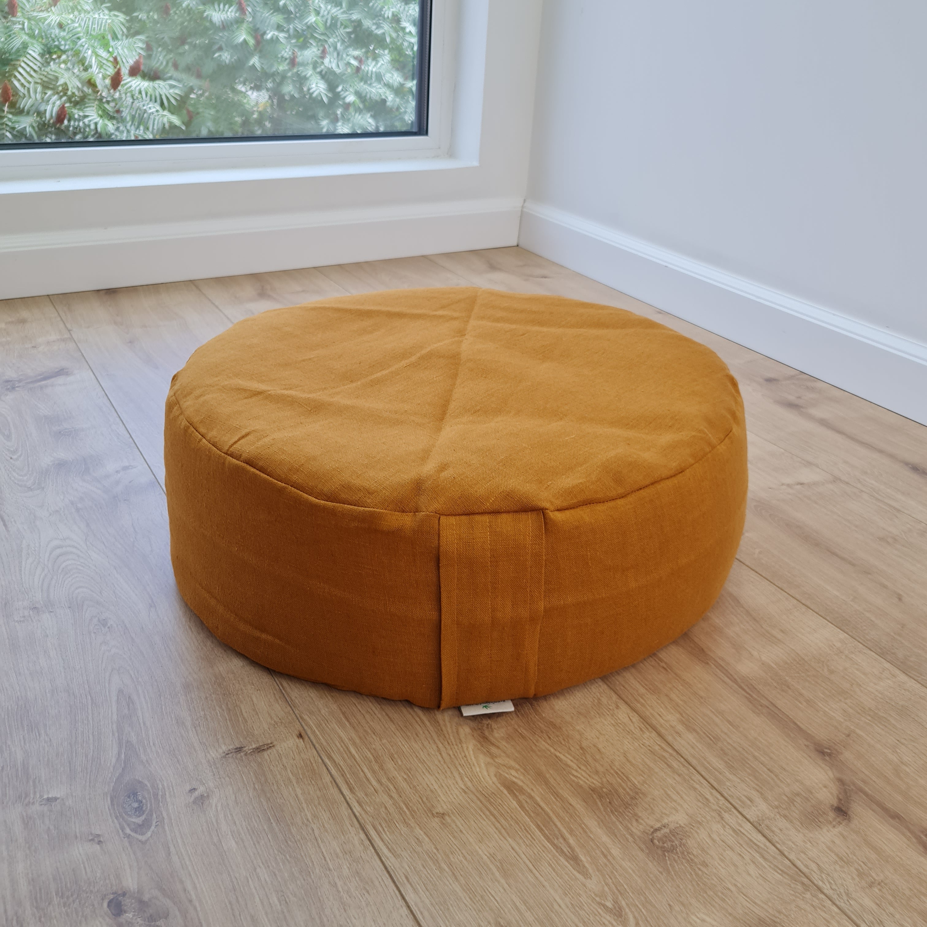 Zafu Linen floor cushion with Buckwheat hulls /Organic Meditation cushion/buckwheat