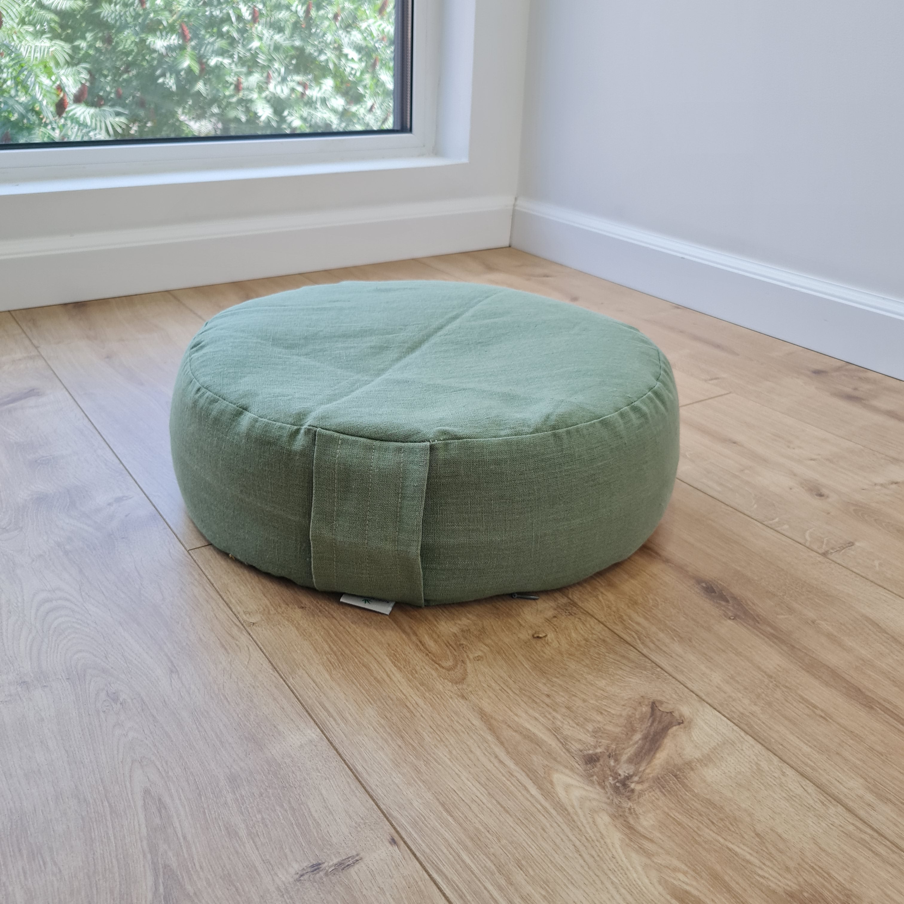 Zafu Linen floor cushion with Buckwheat hulls /Organic Meditation cushion/buckwheat