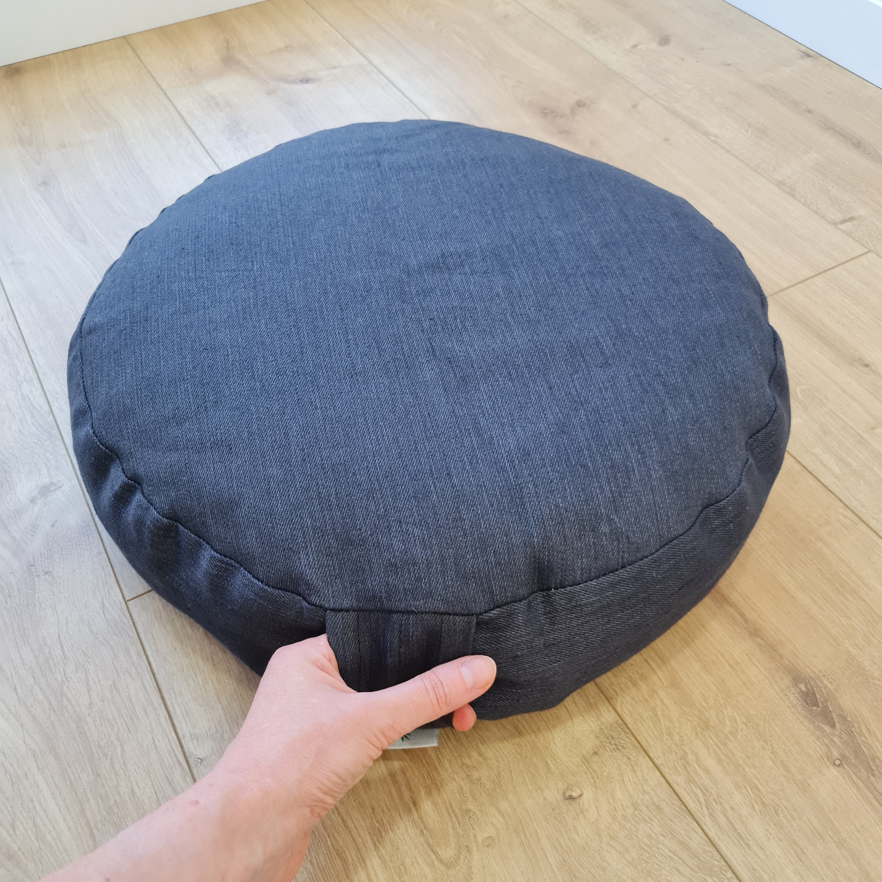 Zafu Linen floor cushion with Buckwheat hulls /Organic Meditation cushion/buckwheat