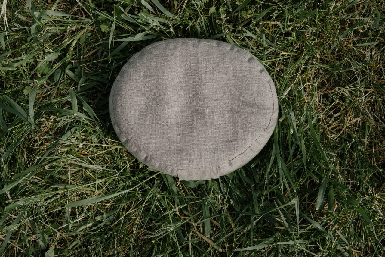 Small articular yoga cushion filled buckwheat hulls Linen Zafu pillow / Oval Linen floor pillow with Buckwheat hulls Meditation