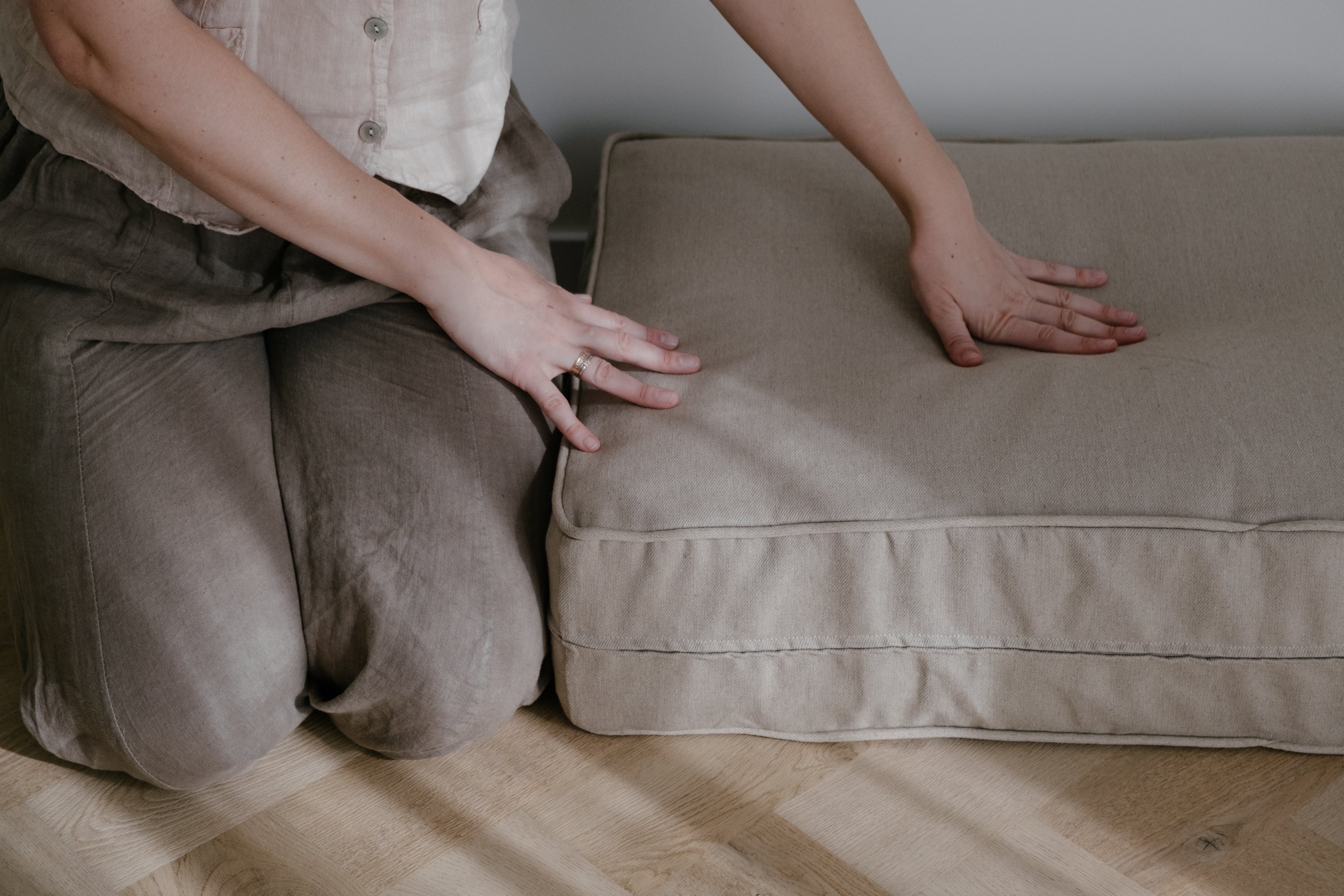 Natural Hemp Fiber Dog Bed with RemovableLinen Cover - Pet Pouf for Large & Small Dogs Thick Breathable Mat Pad Pet Cushion