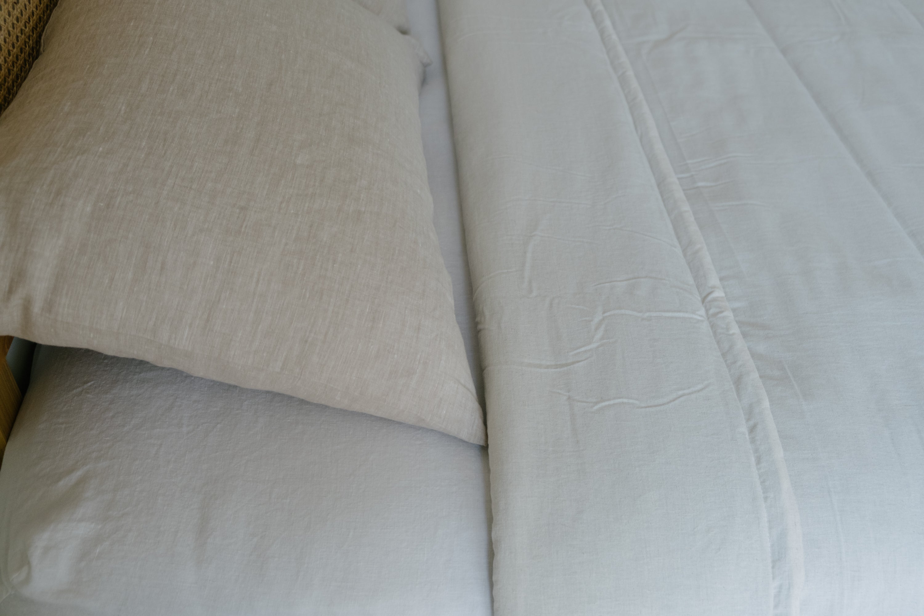 Hemp Linen Blanket – Hemp Fiber filled Comforter in Natural non-dyed Soft Washed Linen Cotton fabric, Breathable Natural Bedding