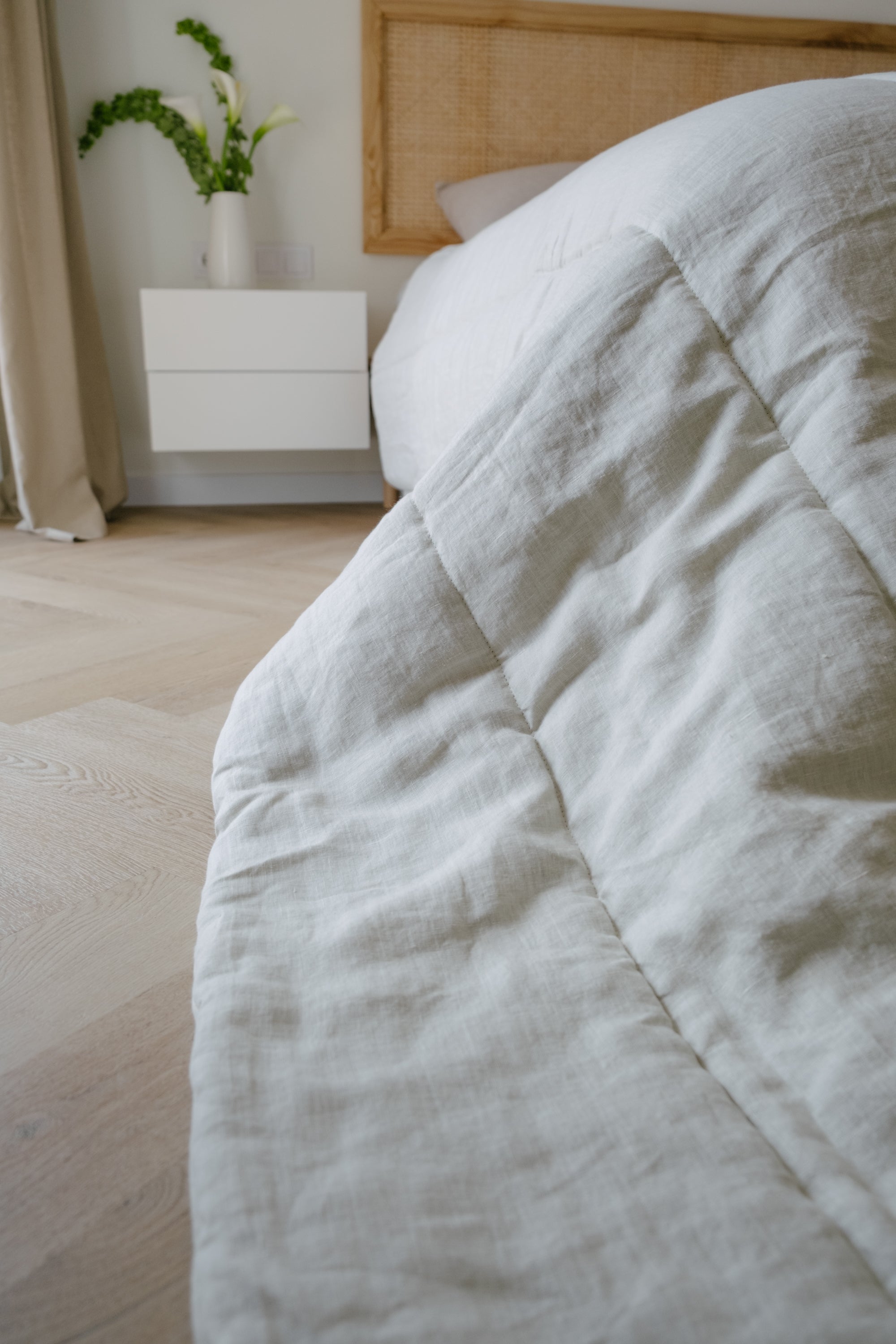 300 gr.m2 Milky HEMP LINEN Comforter Natural Blanket / Organic Hemp Fiber in Soft Linen fabric / Hand Made Custom Sizes / Full Queen King