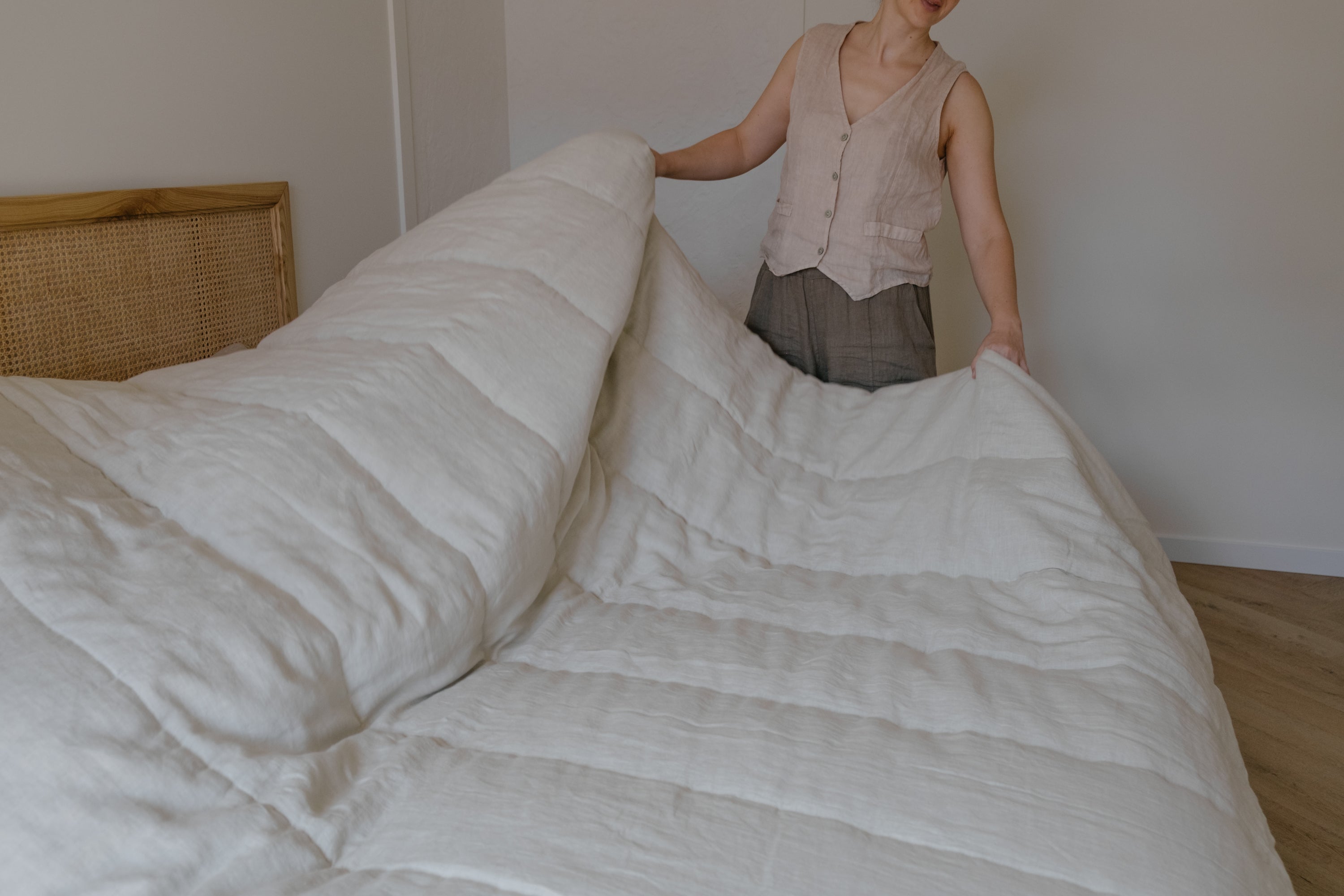 300 gr.m2 Milky HEMP LINEN Comforter Natural Blanket / Organic Hemp Fiber in Soft Linen fabric / Hand Made Custom Sizes / Full Queen King