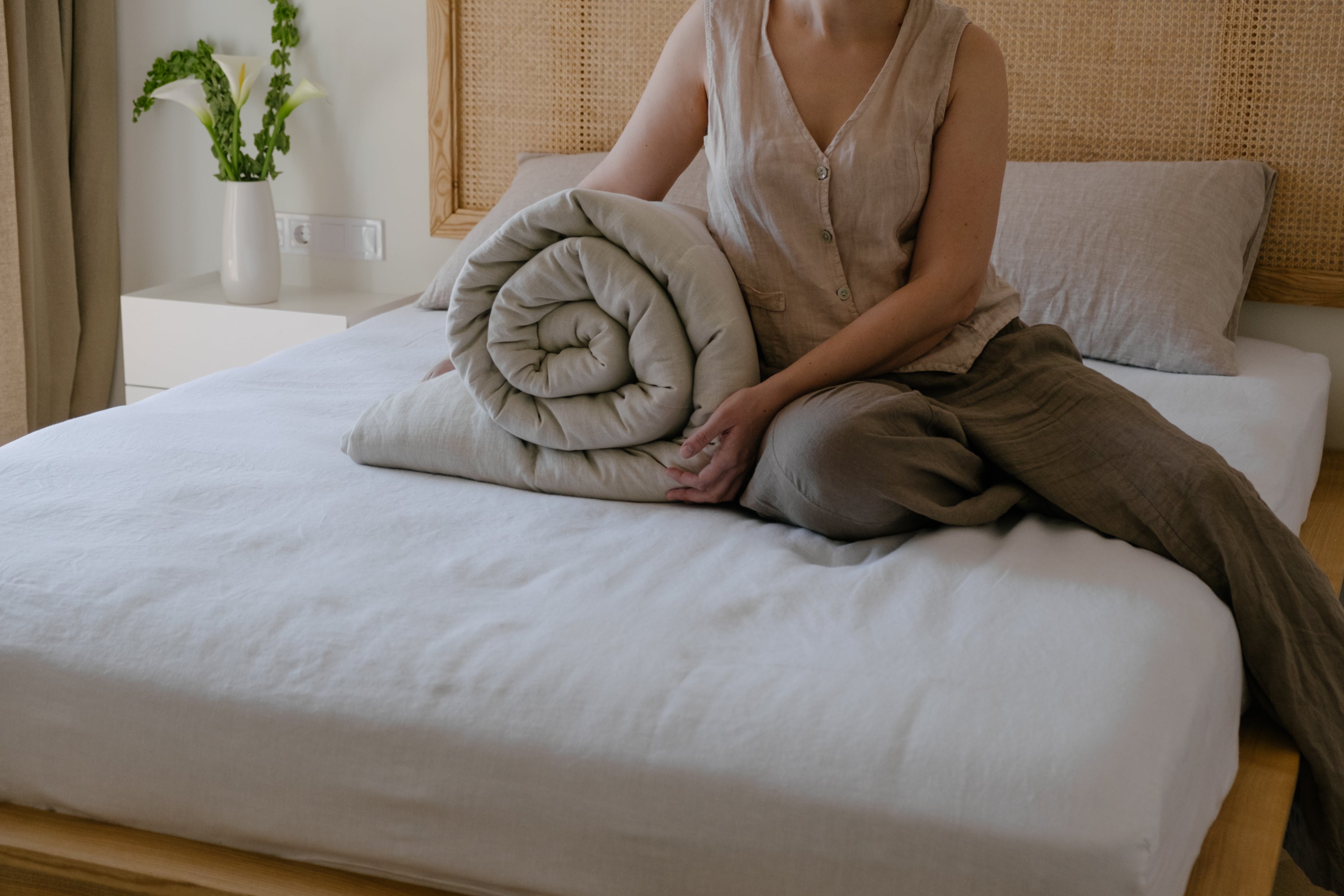 300 gr.m2 Milky HEMP LINEN Comforter Natural Blanket / Organic Hemp Fiber in Soft Linen fabric / Hand Made Custom Sizes / Full Queen King
