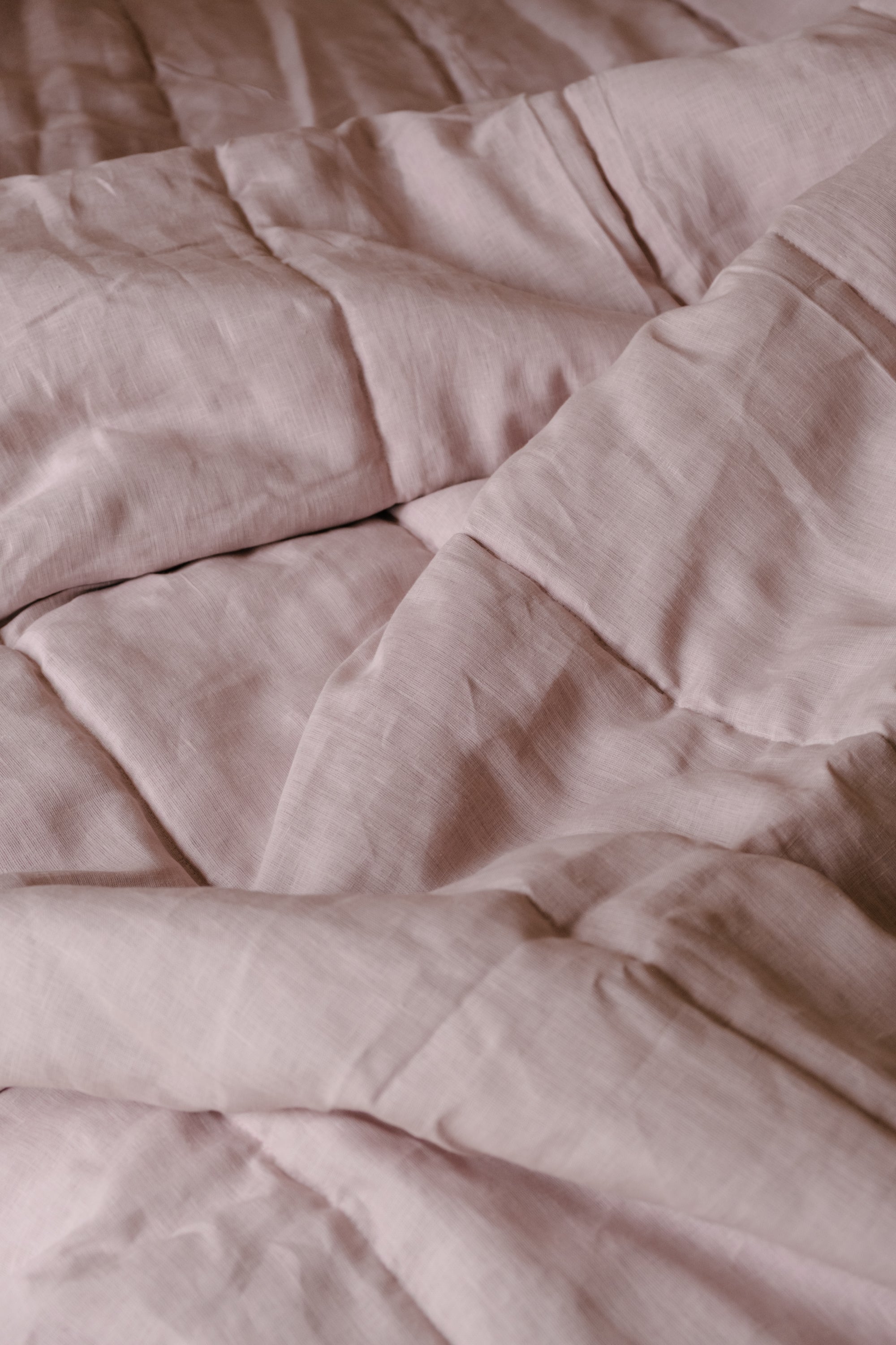 300 gsm Natural Hemp Comforter / Ashen Pink Linen Blanket / Breathable / Hand Made Eco bedding / Temperature Regulating