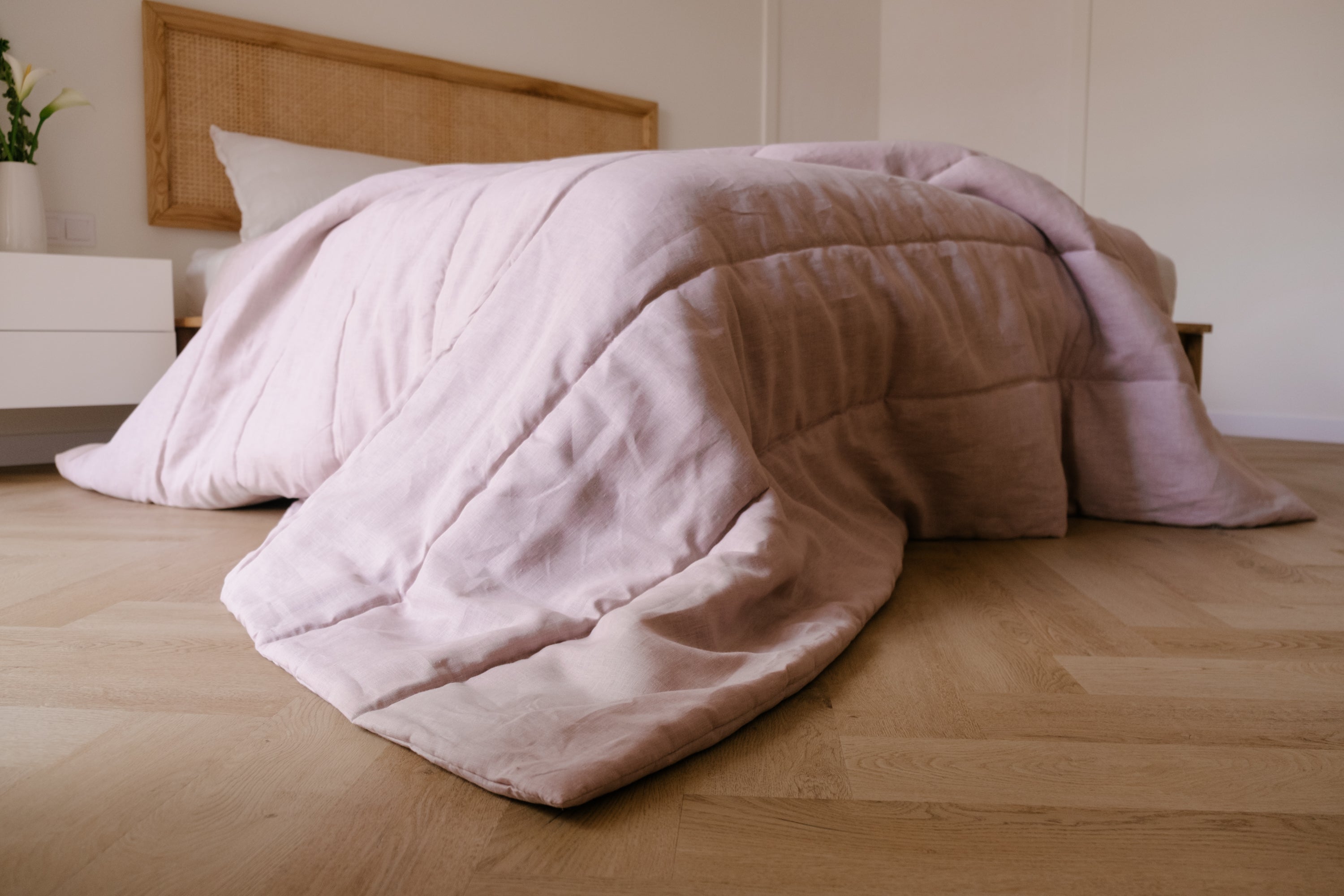 300 gsm Natural Hemp Comforter / Ashen Pink Linen Blanket / Breathable / Hand Made Eco bedding / Temperature Regulating