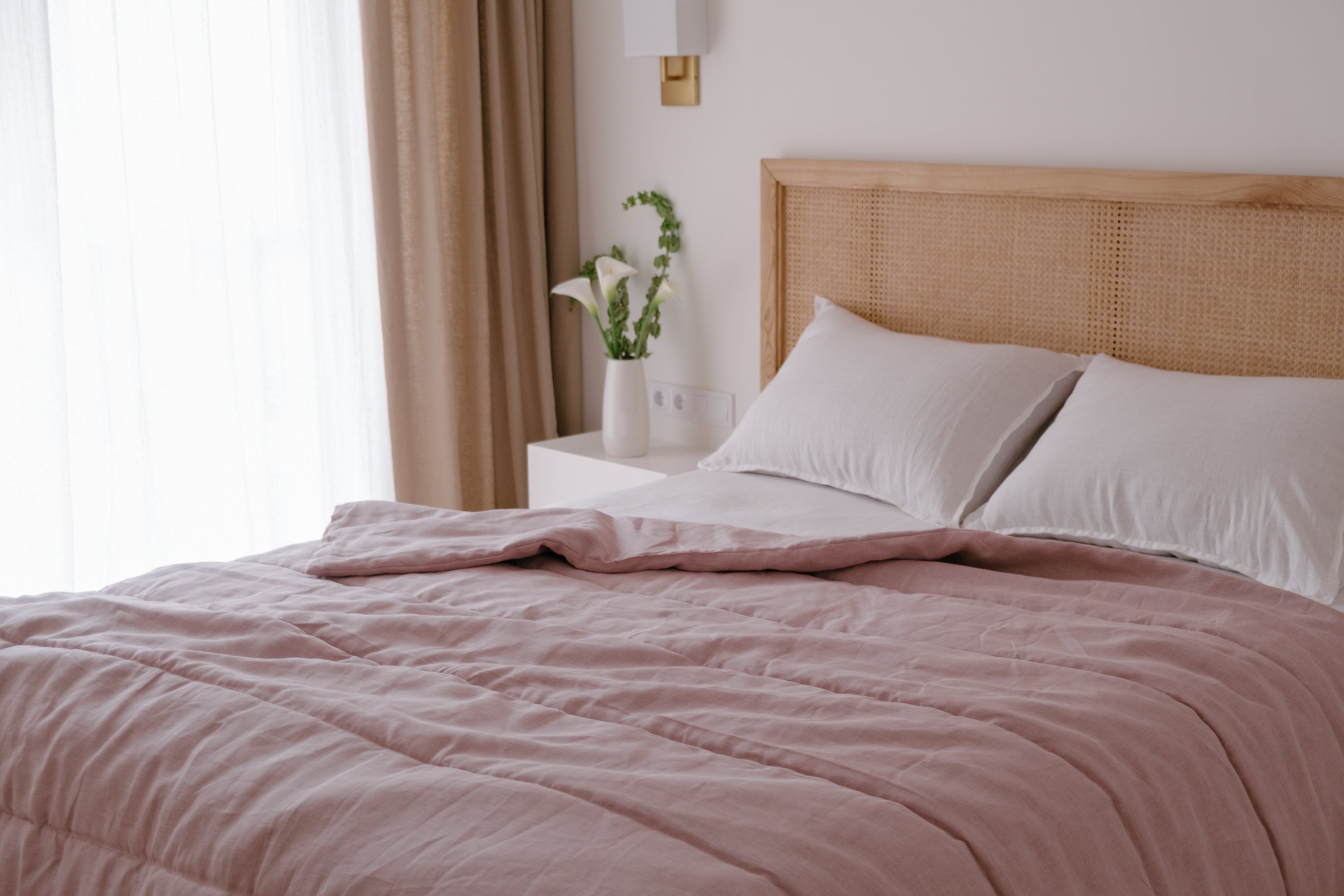 300 gsm Natural Hemp Comforter / Ashen Pink Linen Blanket / Breathable / Hand Made Eco bedding / Temperature Regulating