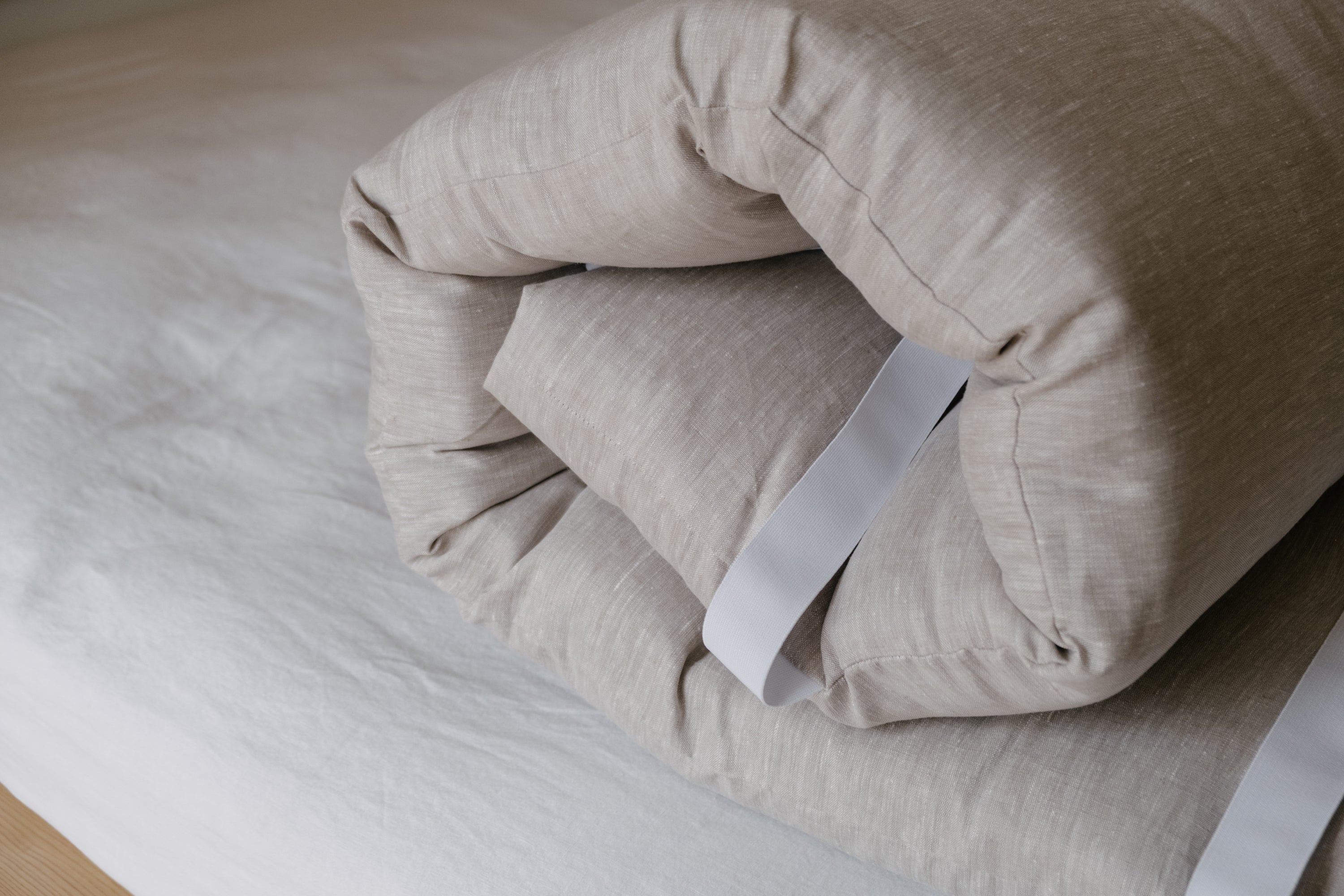 Organic Hemp Topper HEMP FIBER filling Thick in non-dyed natural Linen fabric with elastic bands at the corners Handmade Futon
