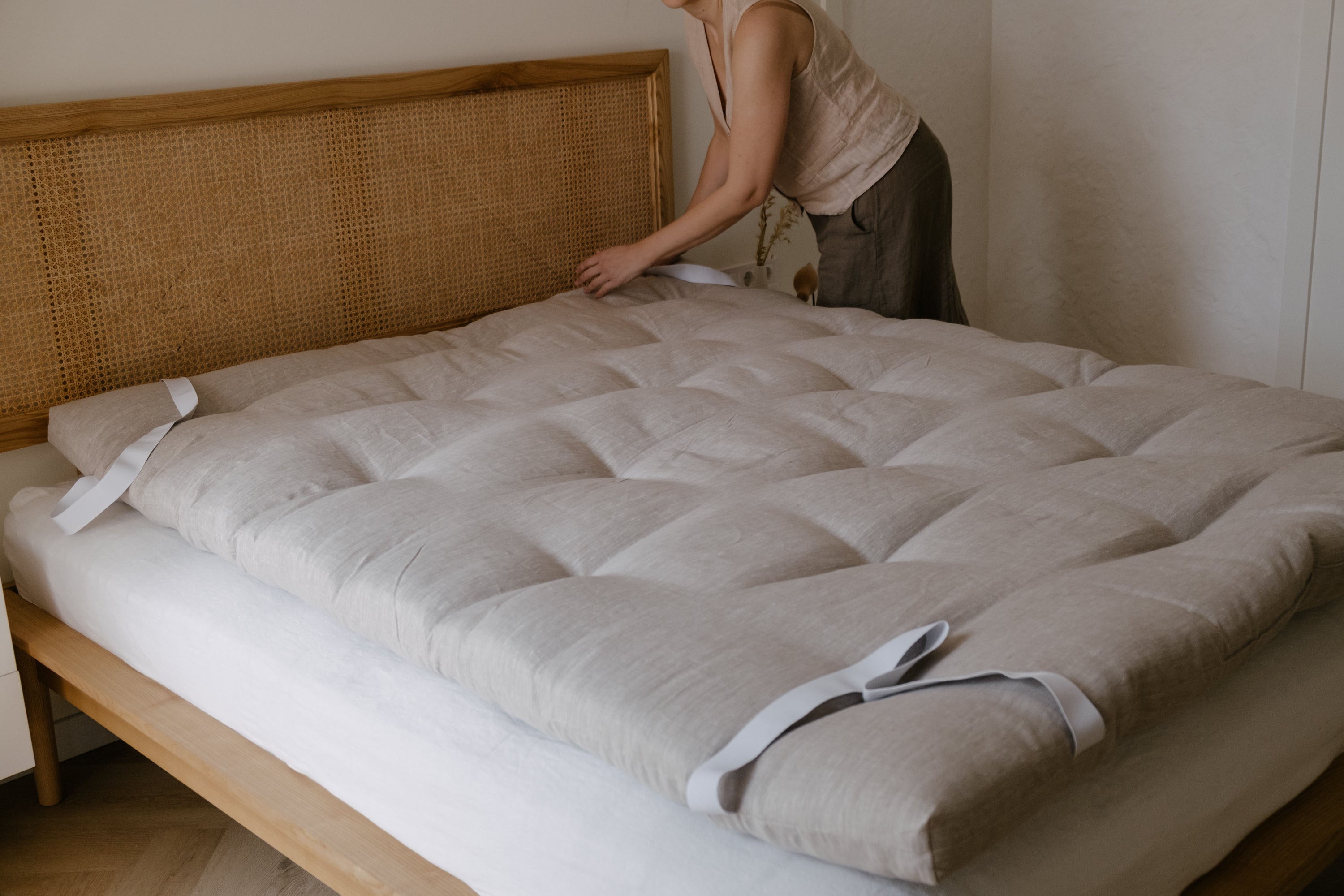 Organic Hemp Topper HEMP FIBER filling Thick in non-dyed natural Linen fabric with elastic bands at the corners Handmade Futon