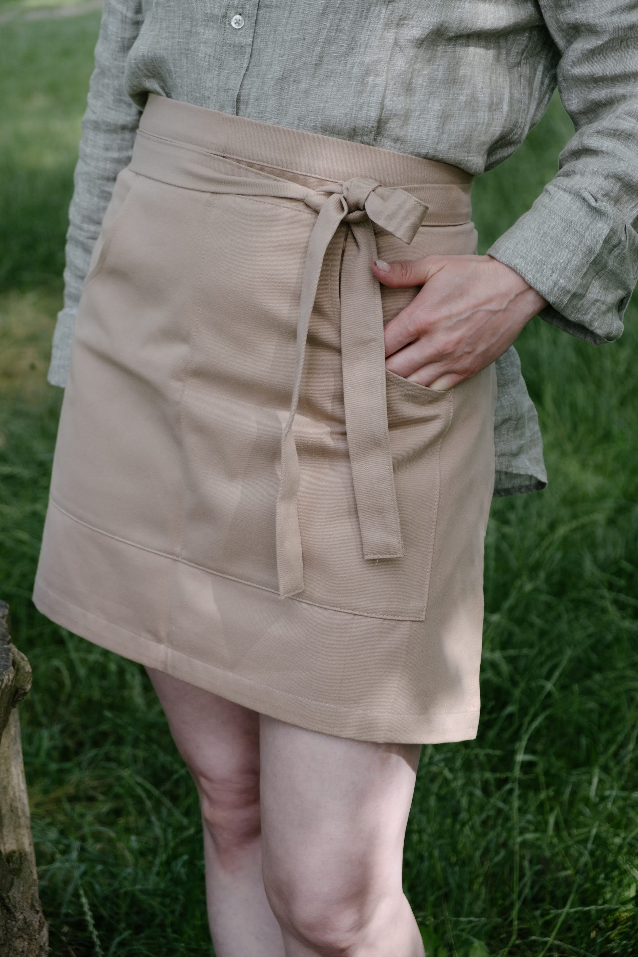 Beige Cotton Waist Apron, natural bistro apron half apron with pockets Personalized Embroidery Apron for women, men