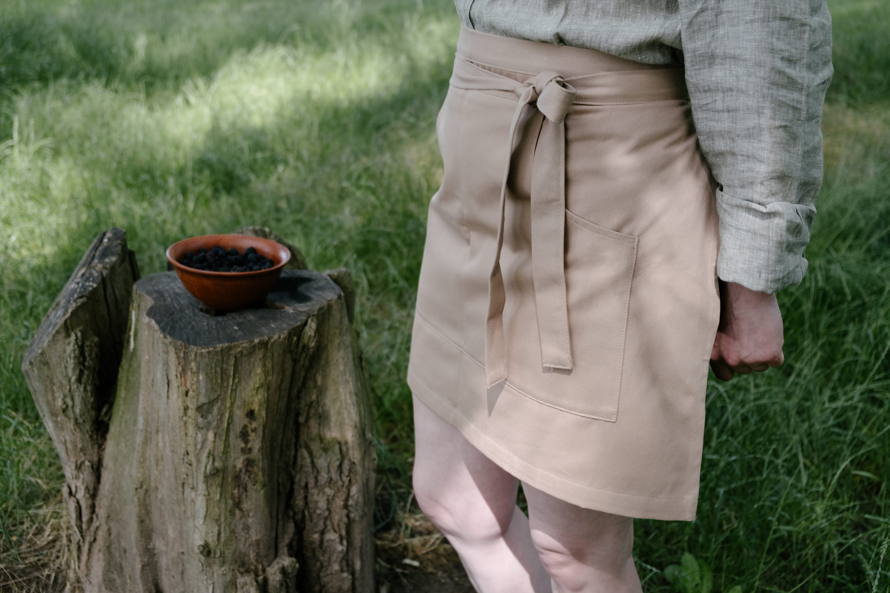 Beige Cotton Waist Apron, natural bistro apron half apron with pockets Personalized Embroidery Apron for women, men