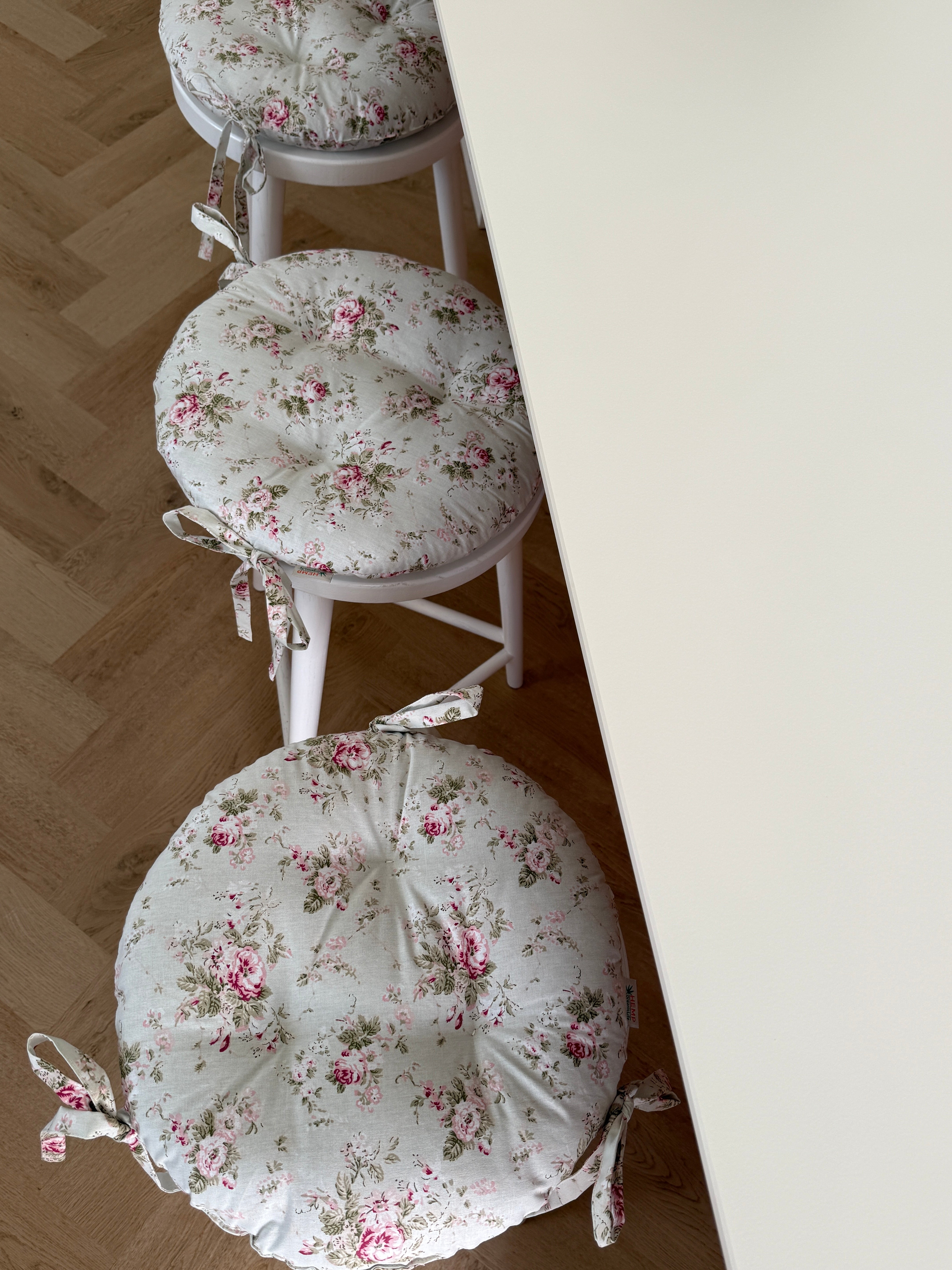 D 13.7" (35cm) Round Hemp Chair Seat Cushion filled organic Hemp Fiber in Roses on Mint natural cotton fabric with 3 ties