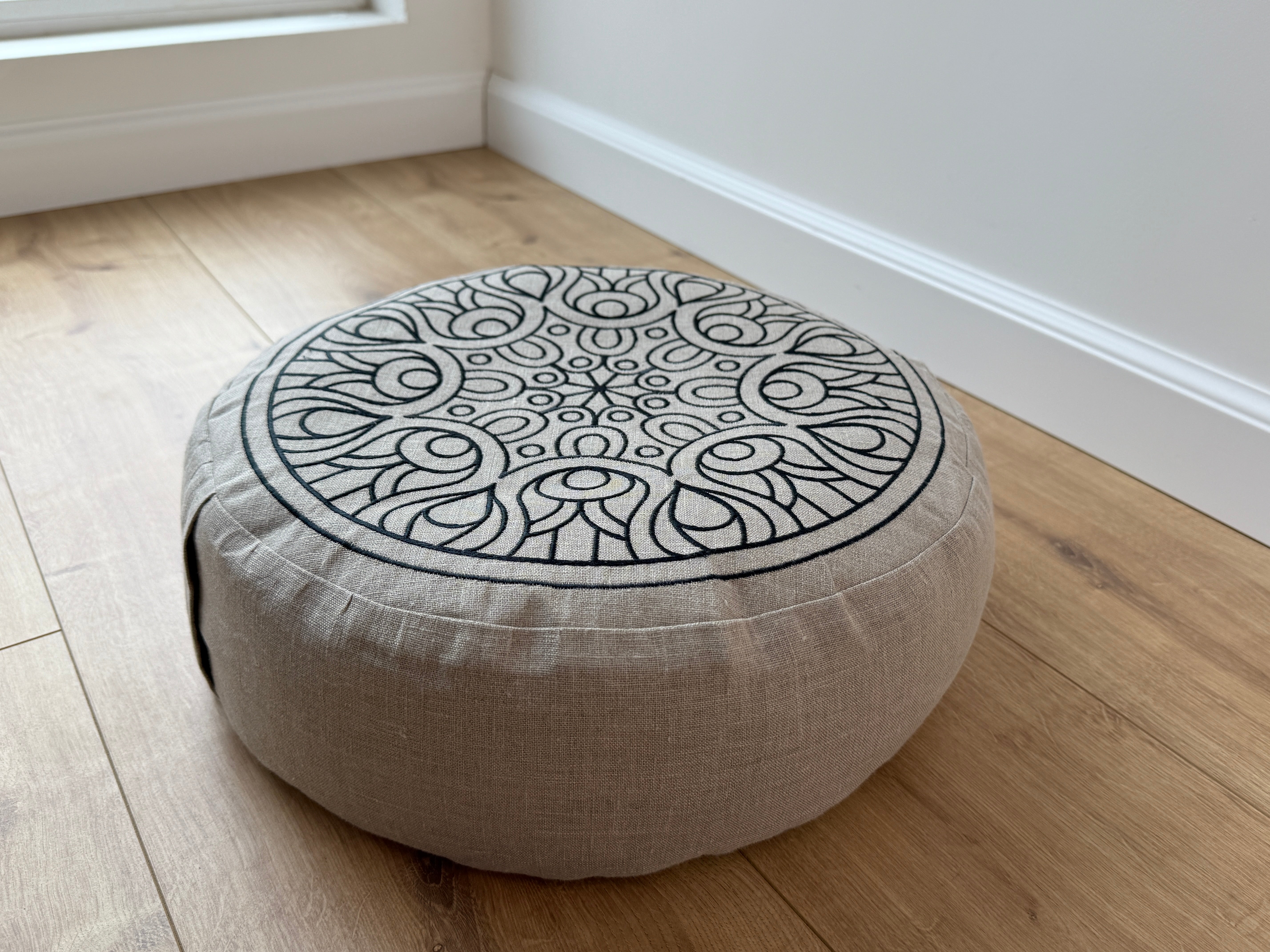 Embroidery Zafu Linen floor cushion with Buckwheat hulls /Organic Meditation cushion/ pillow seat/Meditation pillow for Yoga studio (Copy)