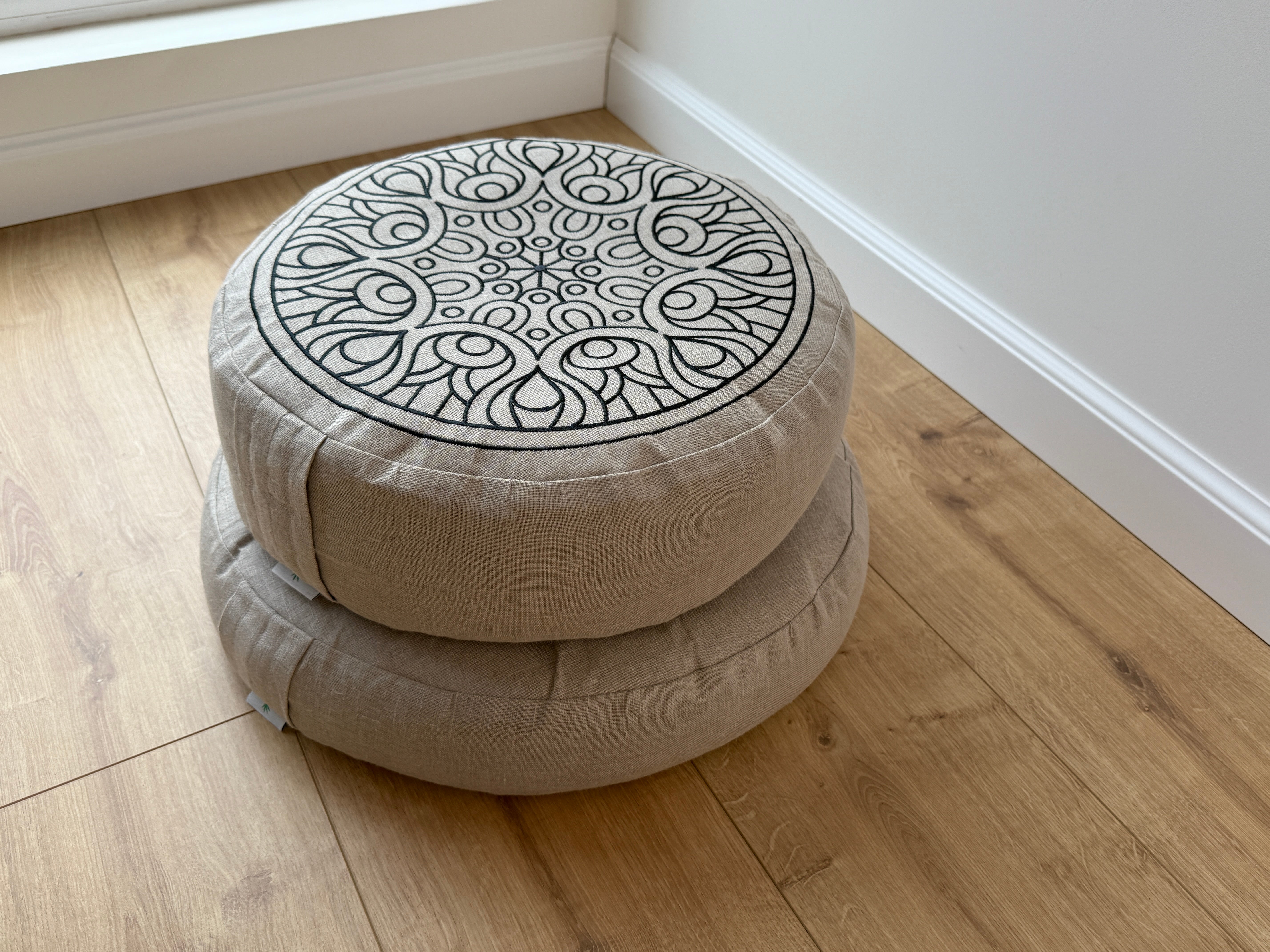 Embroidery Zafu Linen floor cushion with Buckwheat hulls /Organic Meditation cushion/ pillow seat/Meditation pillow for Yoga studio (Copy)