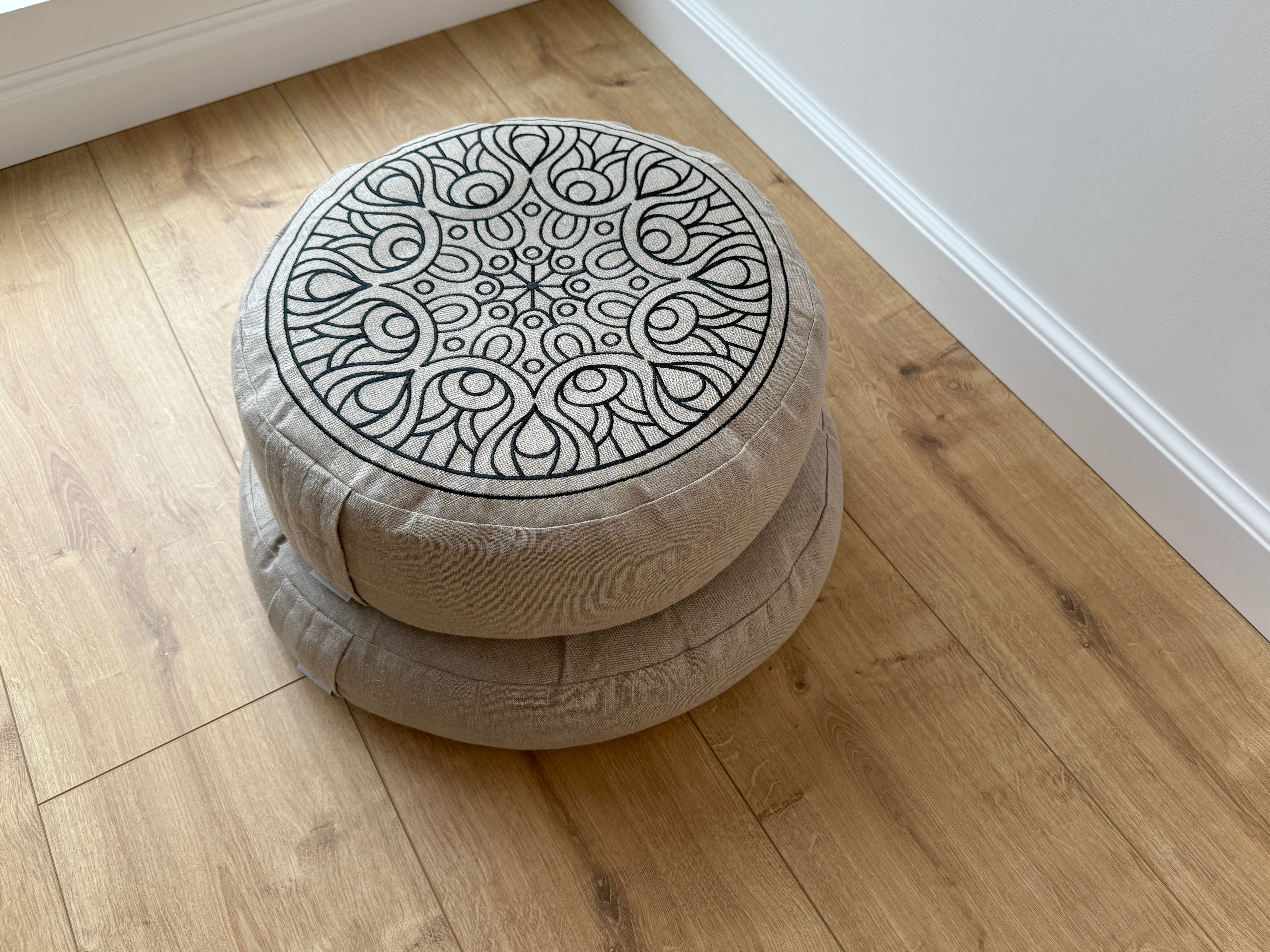 Embroidery Zafu Linen floor cushion with Buckwheat hulls /Organic Meditation cushion/ pillow seat/Meditation pillow for Yoga studio (Copy)
