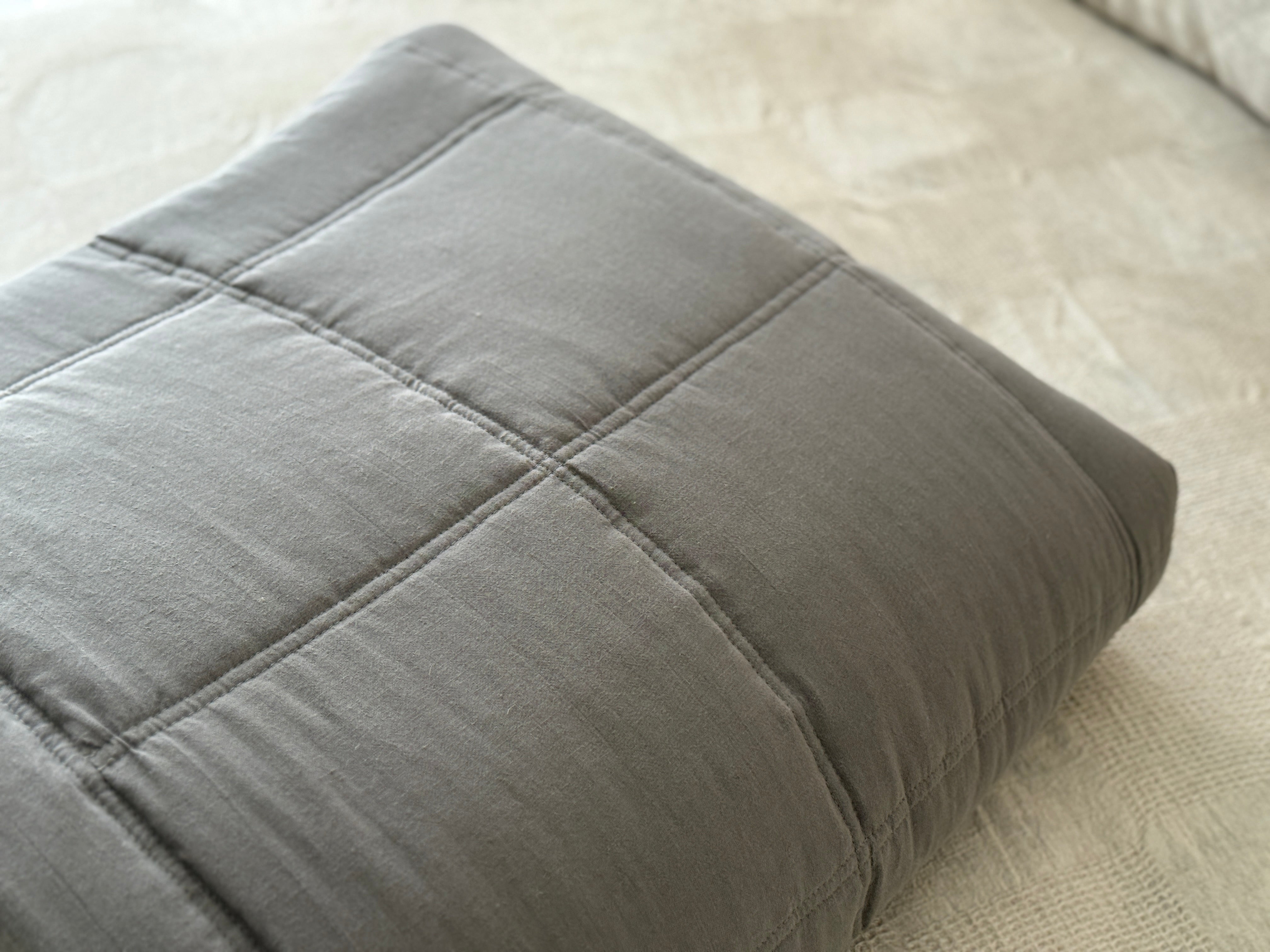 Graphite Hemp Blanket Bedspread or Throw - Hemp Filling in Washed Linen Cotton fabric - Minimalist Bed Cover - Breathable Summer blanket