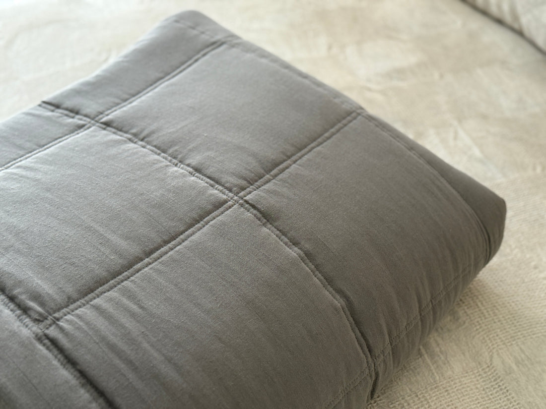 Graphite Hemp Blanket Bedspread or Throw - Hemp Filling in Washed Linen Cotton fabric - Minimalist Bed Cover - Breathable Summer blanket
