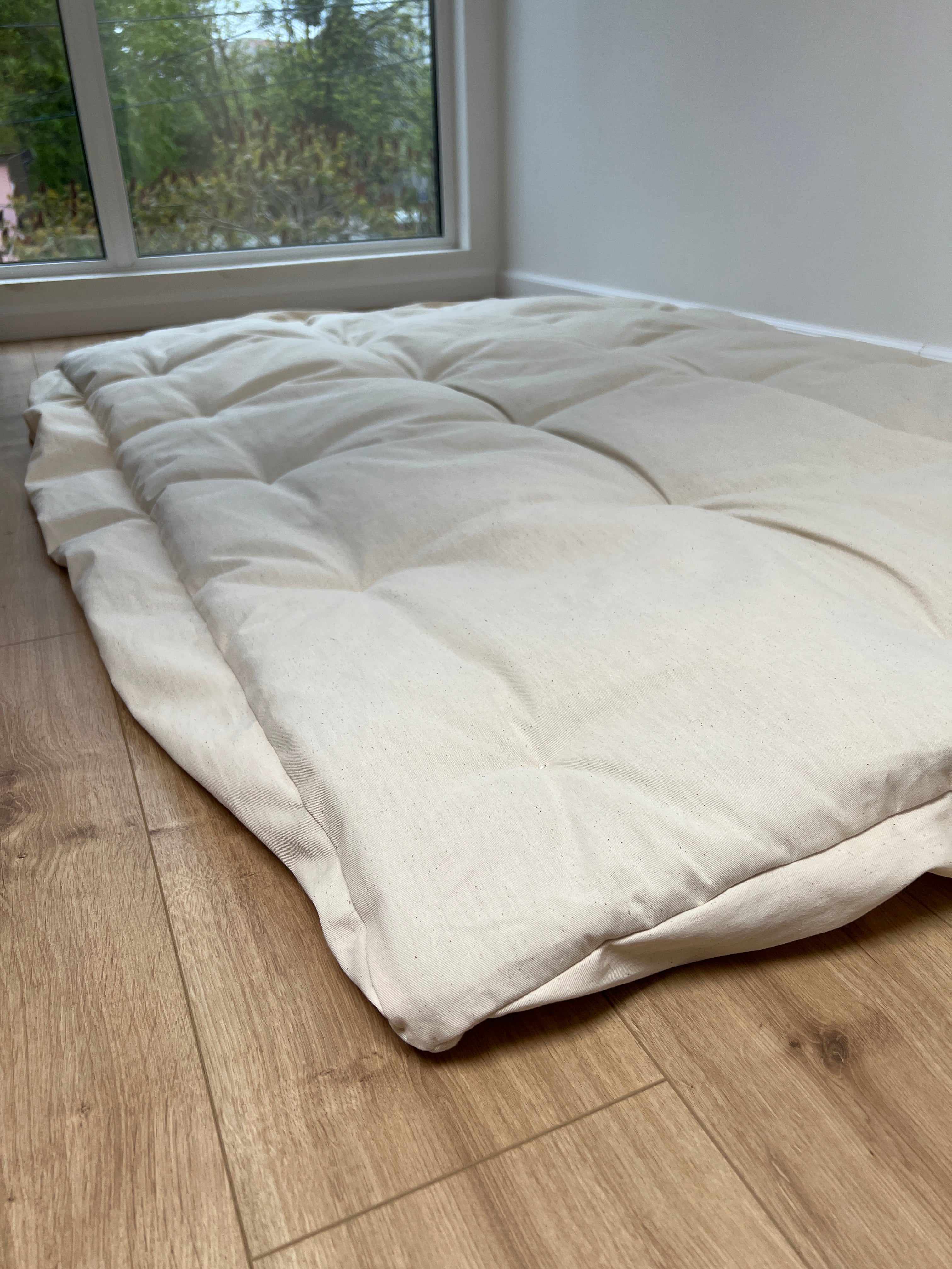 Special listing for Nicolette Castellano one hemp topper mattress pad 1.5" thickness in size 48"×75"