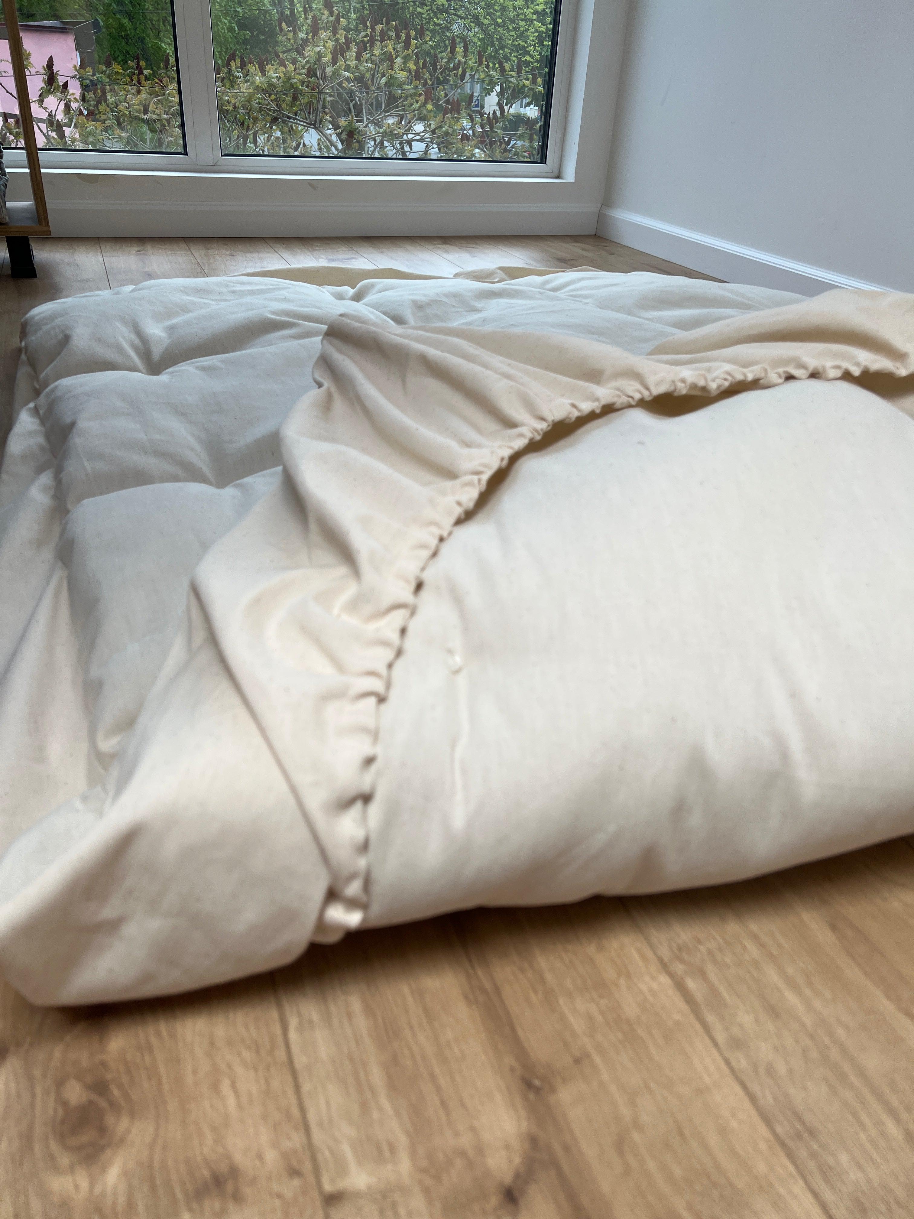 Special listing for Nicolette Castellano one hemp topper mattress pad 1.5" thickness in size 48"×75"