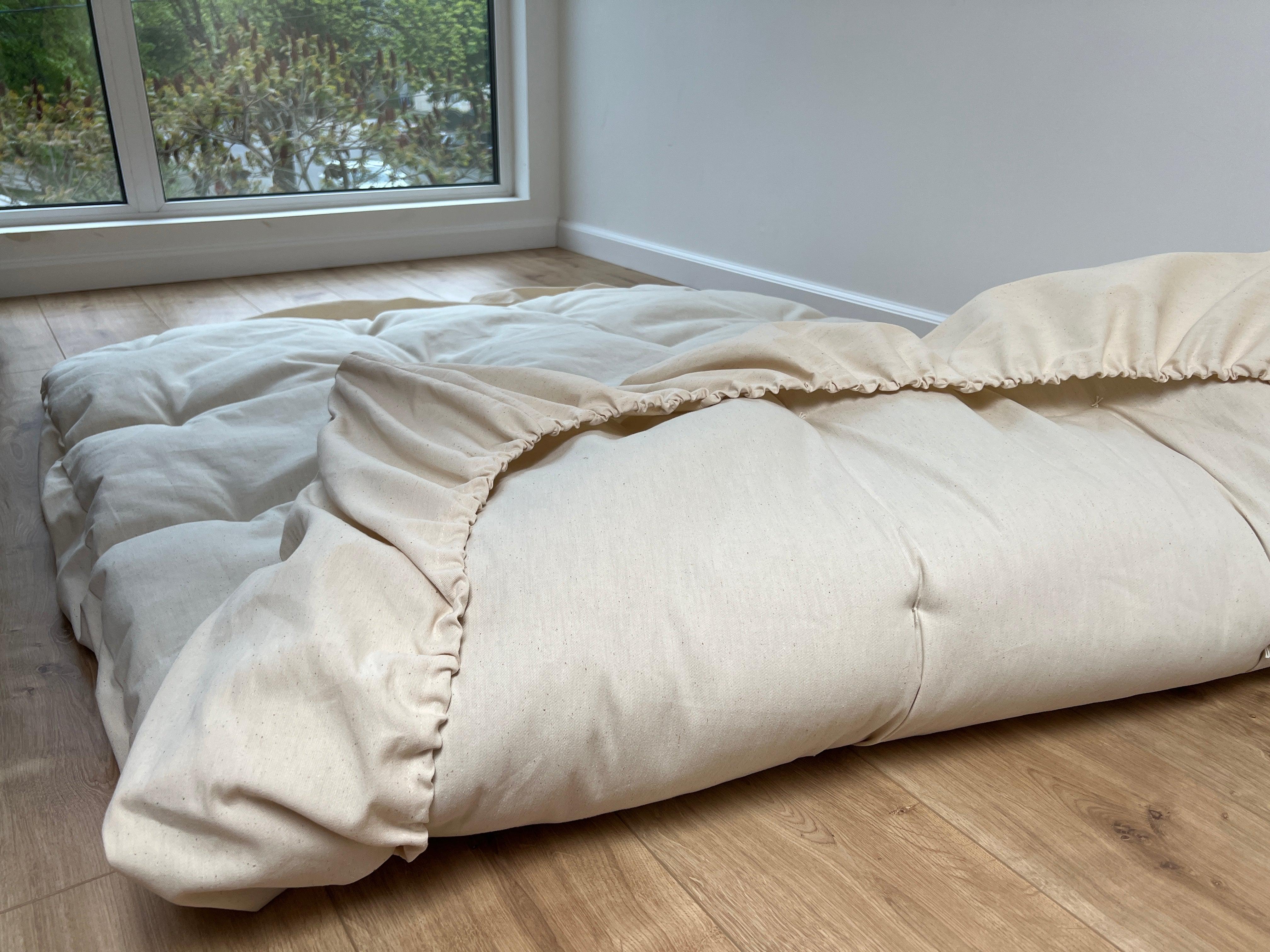 Special listing for Nicolette Castellano one hemp topper mattress pad 1.5" thickness in size 48"×75"