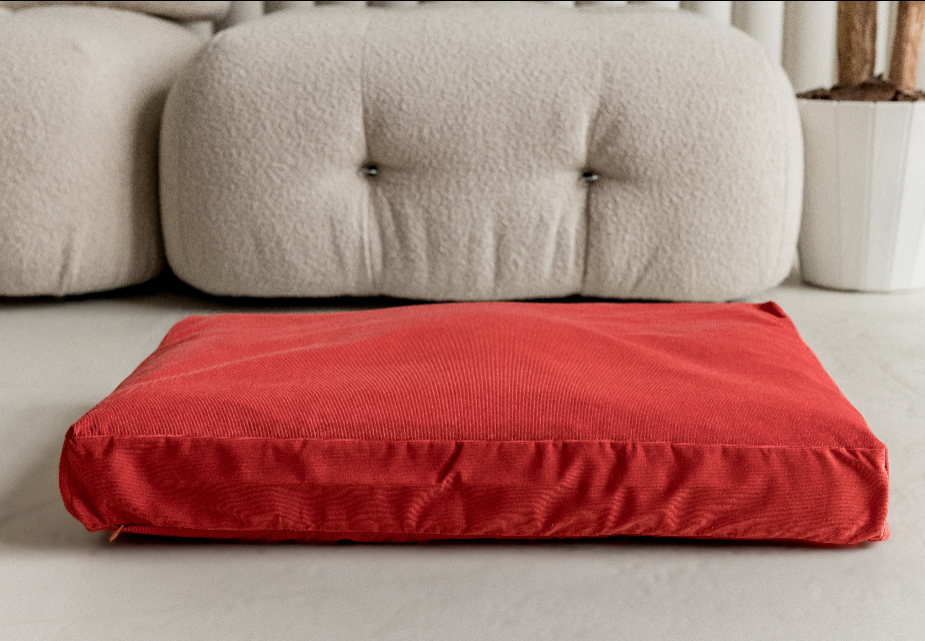 Special listing for Danielle Doucette one 32" round hemp bed and one 19"x30" (48x75 cm) 3" thick hemp Pet Mat with removable covers in green velvet