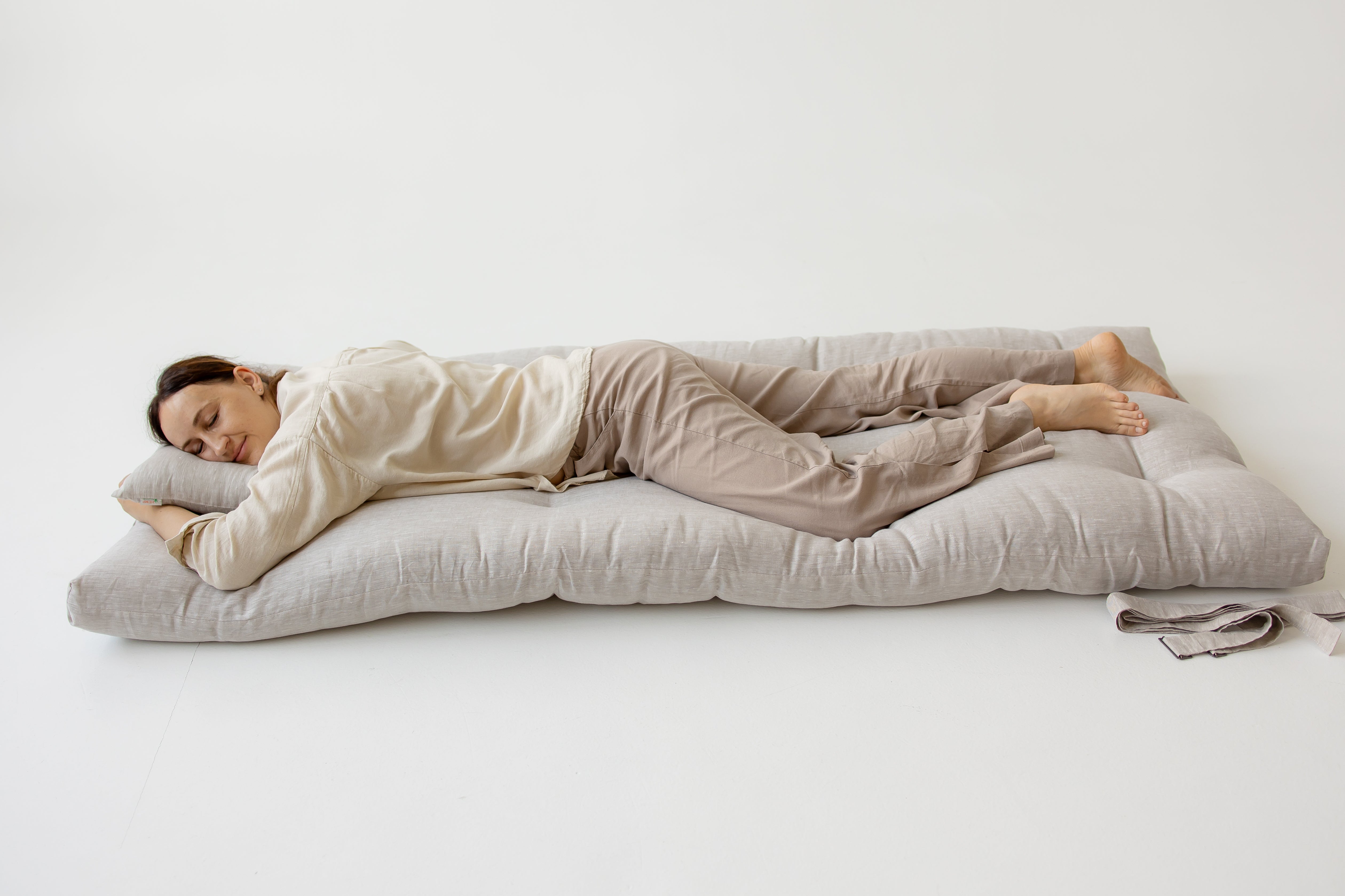 Hemp Linen Shikibuton Mat 3” thick organic mat with hemp fiber filler inside in natural non-dyed Linen fabric