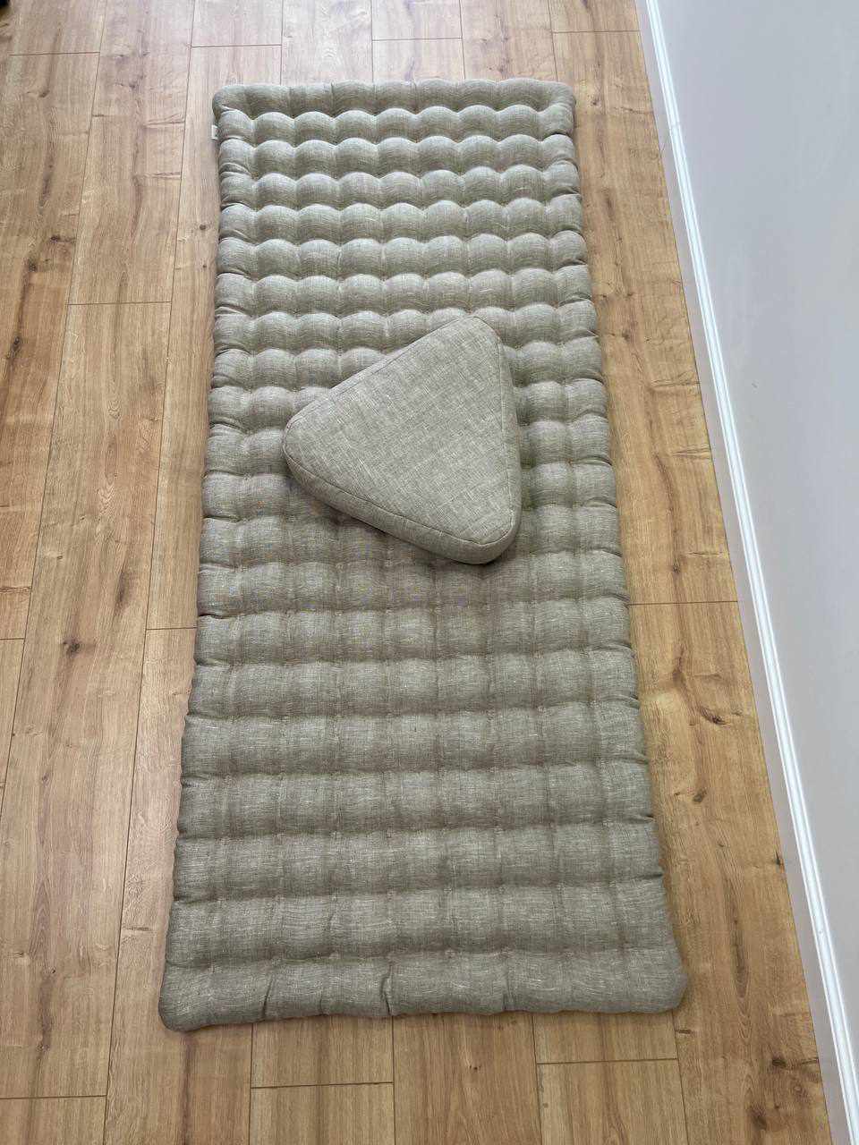 Triangular Linen floor cushion filled Buckwheat hulls /Organic Meditation cushion/ pillow seat/Meditation pillow for Yoga studio