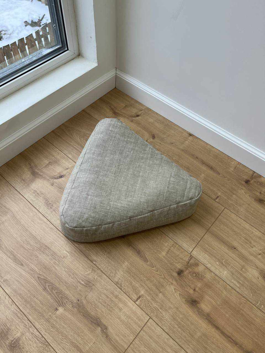 Triangular Linen floor cushion filled Buckwheat hulls /Organic Meditation cushion/ pillow seat/Meditation pillow for Yoga studio