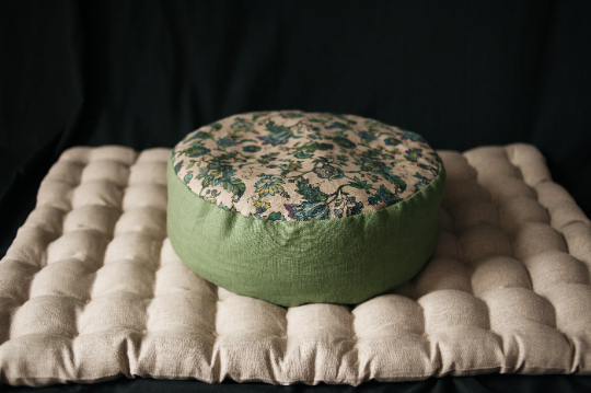 Zafu Linen floor cushion with Buckwheat hulls Organic Meditation