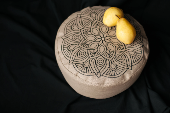Embroidery Zafu Linen floor cushion with Buckwheat hulls /Organic Meditation cushion/ pillow seat/Meditation pillow for Yoga studio
