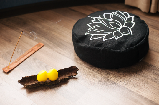 Zafu Linen meditation cushion with embroidery Lotus filled organic Buckwheat hulls meditation pillow yoga pillow decor pillow