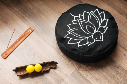 Zafu Linen meditation cushion with embroidery Lotus filled organic Buckwheat hulls meditation pillow yoga pillow decor pillow