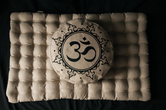 Embroidery Om Meditation Set Zafu & Zabuton with Buckwheat hulls Aum Linen Floor cushions Meditation pillow pouf PillowSeat Yoga