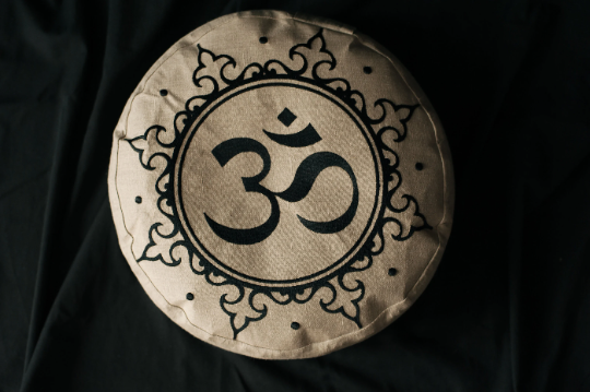 Embroidery Om Meditation Set Zafu & Zabuton with Buckwheat hulls Aum Linen Floor cushions Meditation pillow pouf PillowSeat Yoga