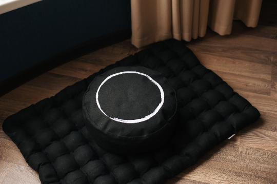 Black Meditation set of Zafu and Zabuton with white ring embroidery floor cushions with organic buckwheat hulls