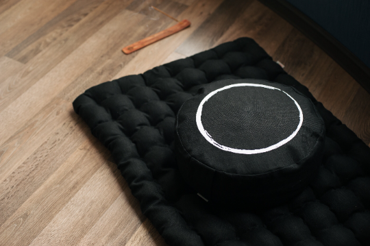 Black Meditation set of Zafu and Zabuton with white ring embroidery floor cushions with organic buckwheat hulls