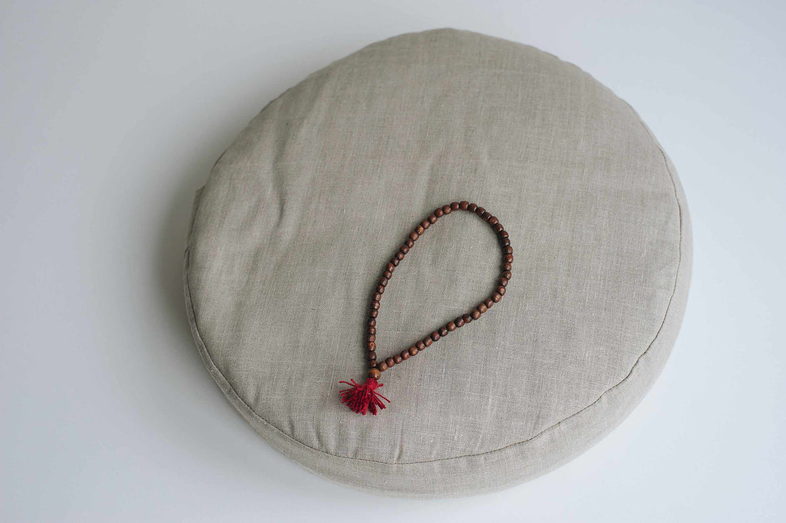 Linen Meditation floor cushion with Buckwheat hulls / Zafu pillow